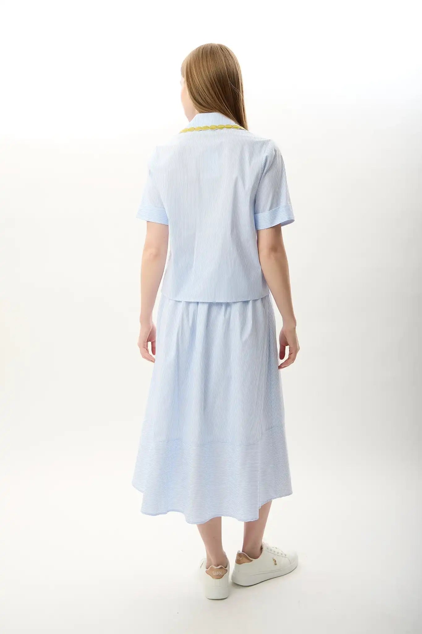 Yakası Nakışlı Çizgili Gömlek (Mavi)