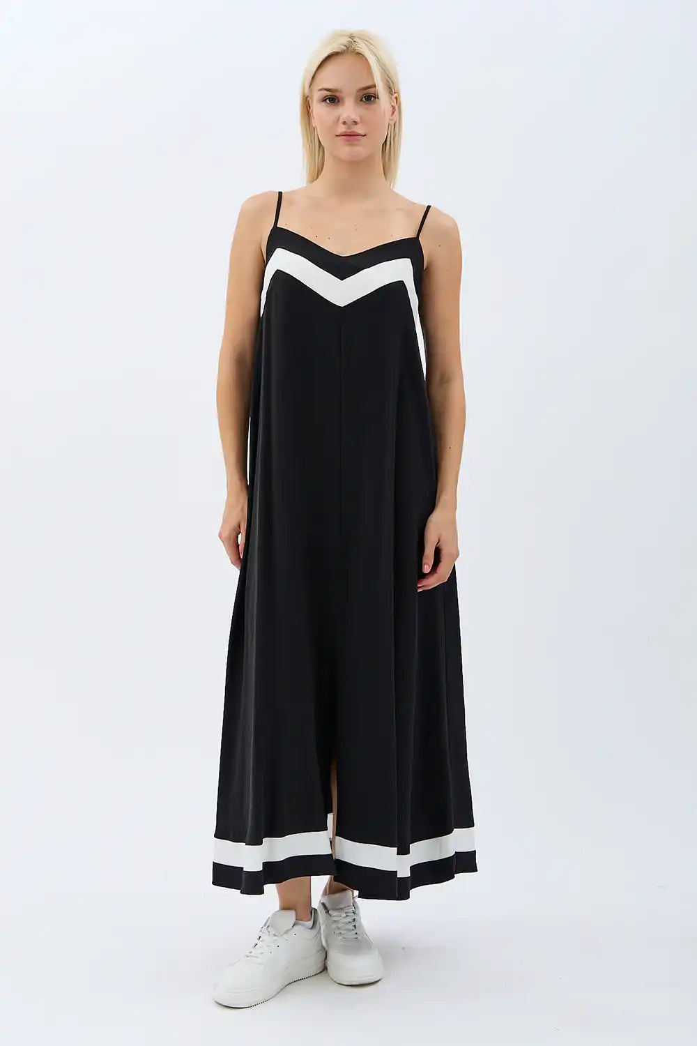 Yırtmaçlı Salaş Elbise (Siyah)