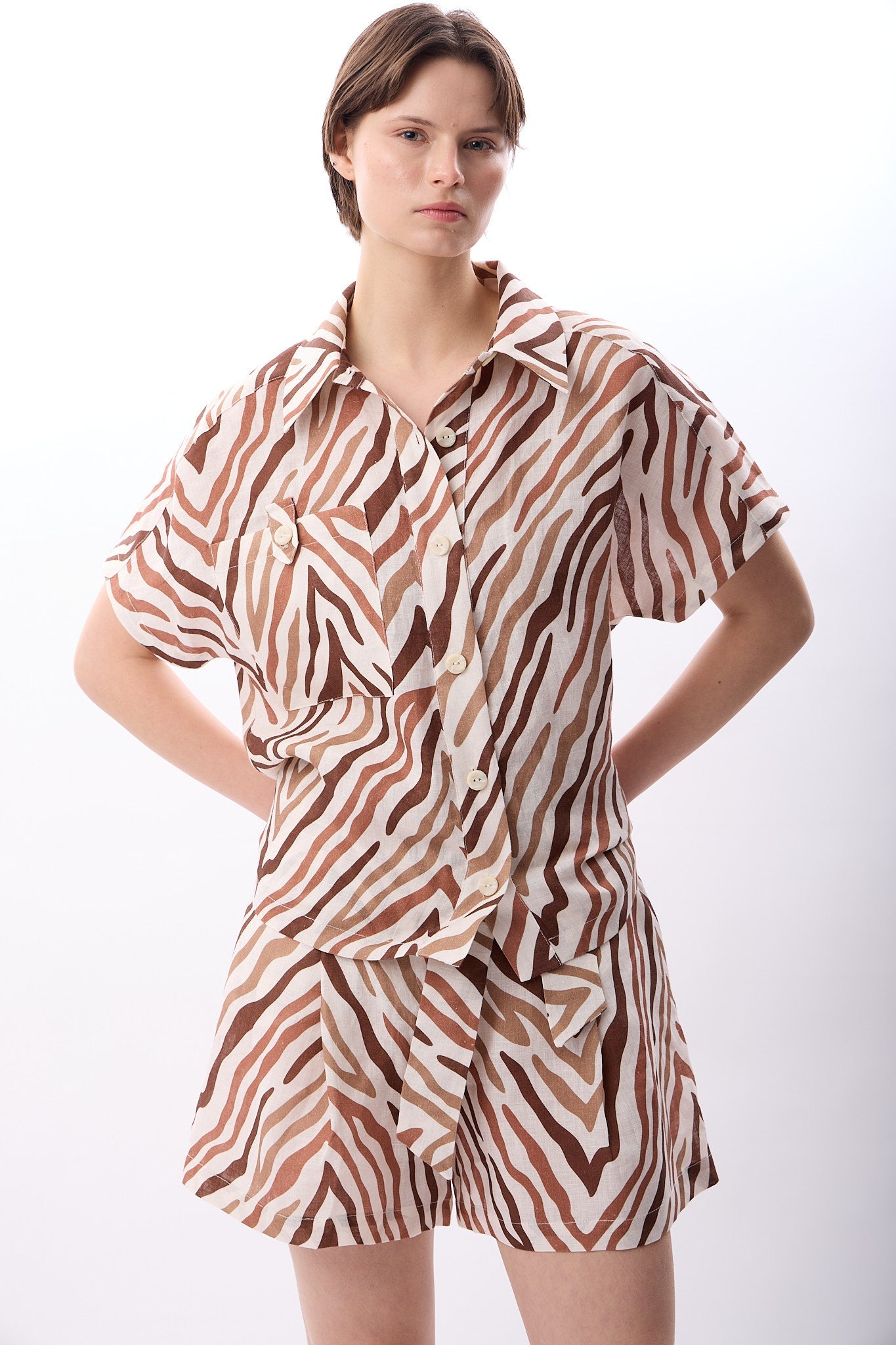 Diagonal-Zebra Desenli Kısa Şort-Elbise-3-Milagron.com