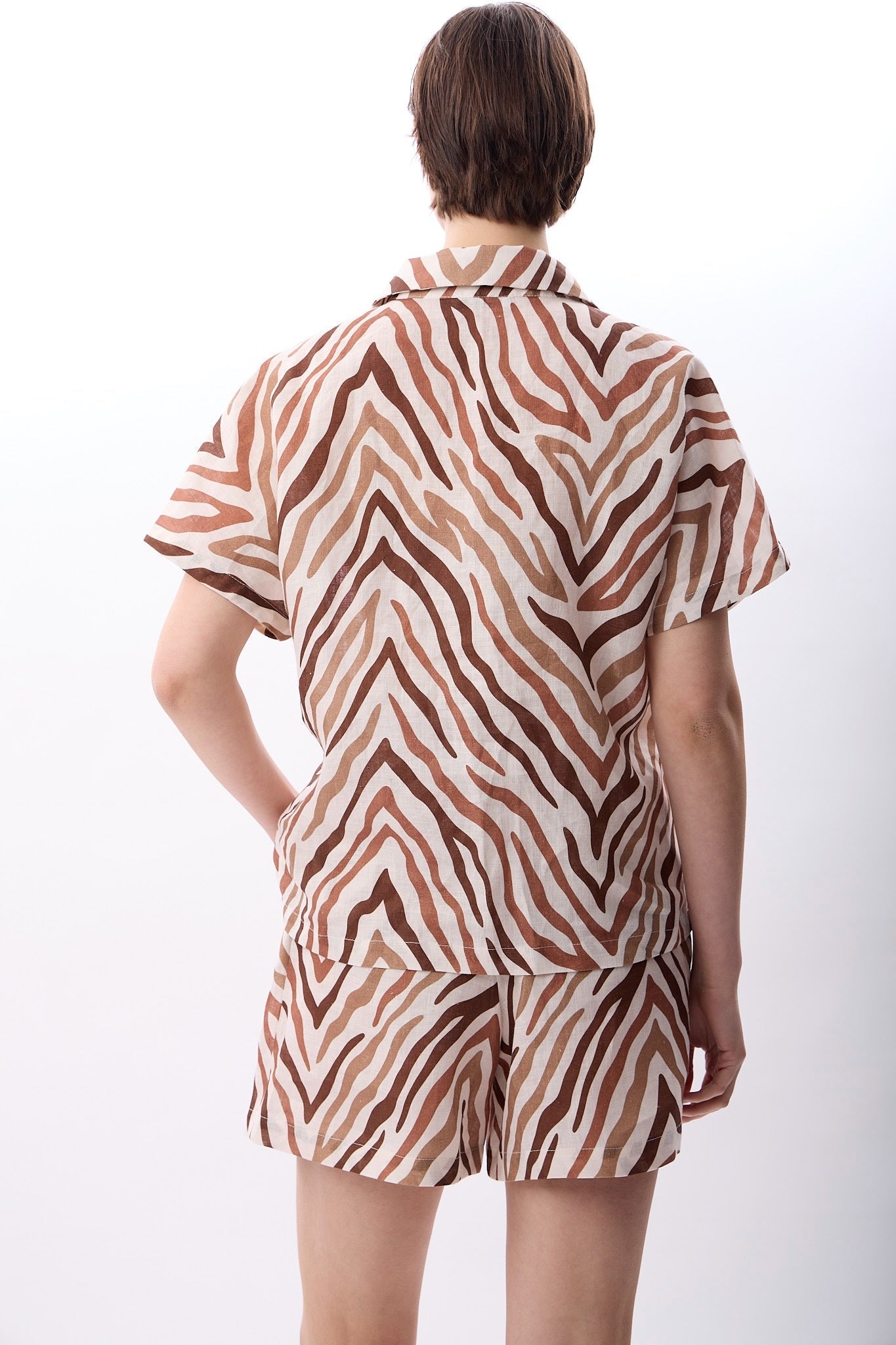 Diagonal-Zebra Desenli Kısa Şort-Elbise-6-Milagron.com