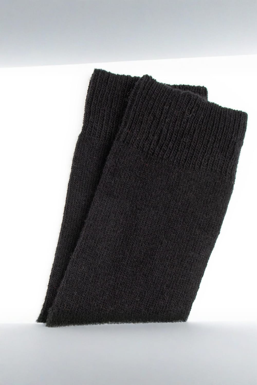 Do Not Wear This-Organik Kuzu Yünü Çorap Midnight Raven-Çorap-4-Milagron.com