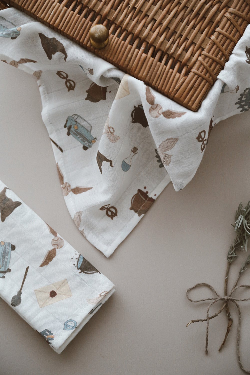 DoDo'S Baby-35x35 Si̇hi̇rli̇ Dünyam Çok Amaçli Organi̇k Kareli̇ Ağiz Mendi̇li̇-Bebek Setleri-1-Milagron.com