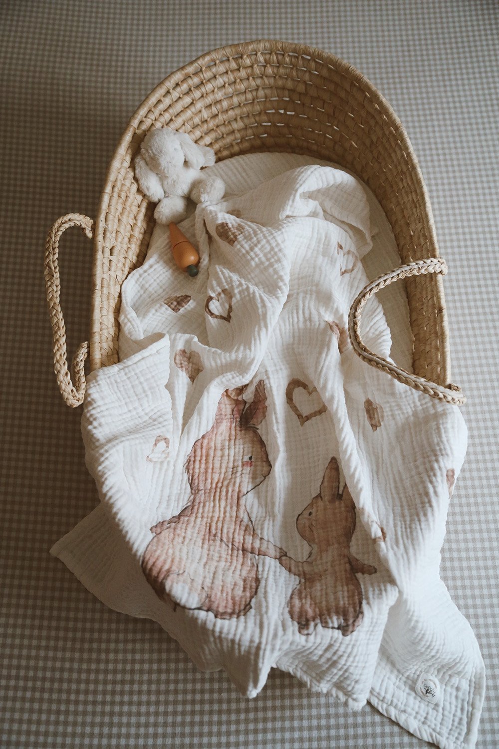 DoDo'S Baby-Dört Katli Kalpli̇ Tavşan Ai̇lesi̇ Desenli̇ Organi̇k Müsli̇n Örtü-Yatak Örtüsü-5-Milagron.com