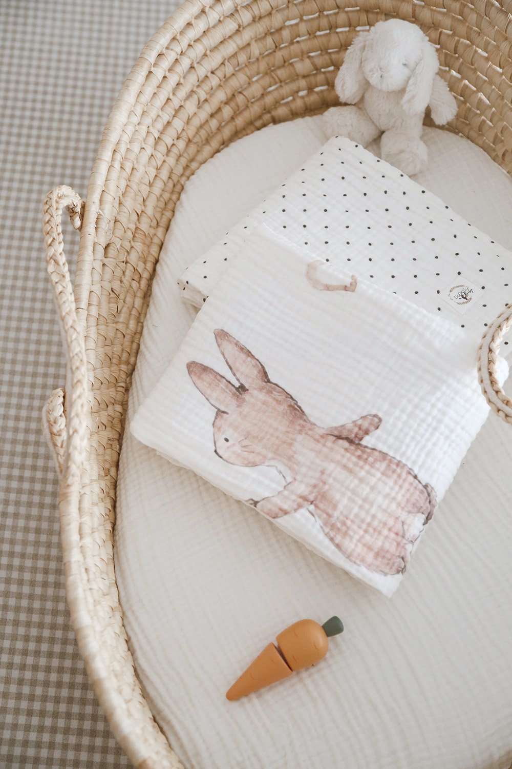 DoDo'S Baby-Dört Katli Kalpli̇ Tavşan Ai̇lesi̇ Desenli̇ Organi̇k Müsli̇n Örtü-Yatak Örtüsü-6-Milagron.com