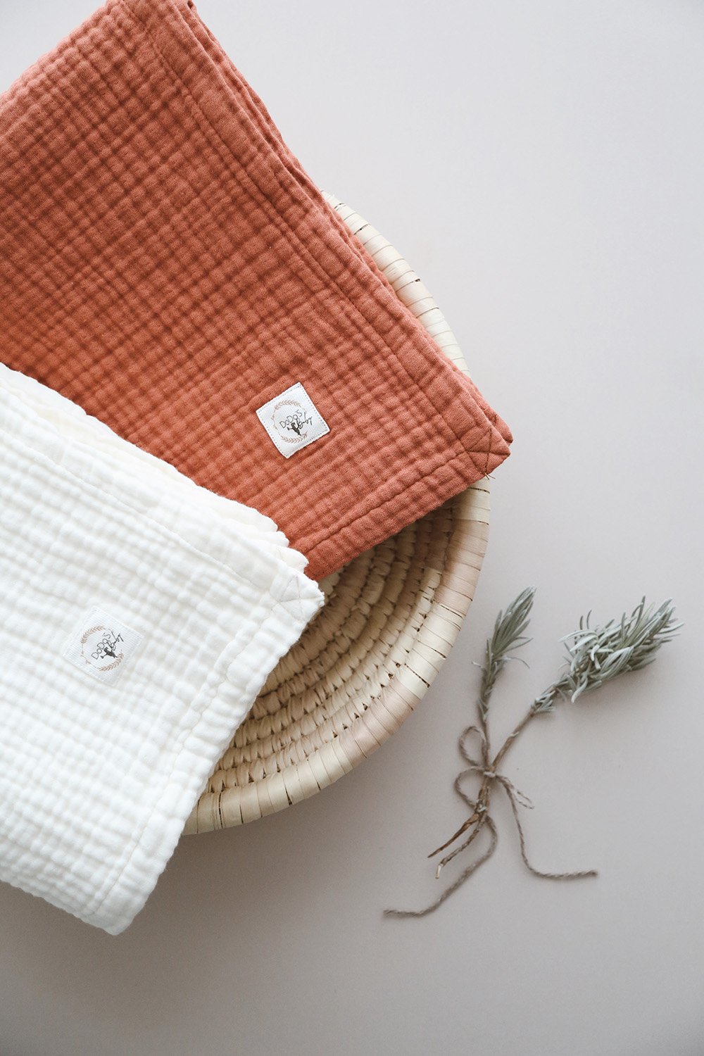 DoDo'S Baby-Dört Katlı Ki̇remi̇t Renk Düz Desen Organi̇k Müsli̇n Örtü-Yatak Örtüsü-8-Milagron.com