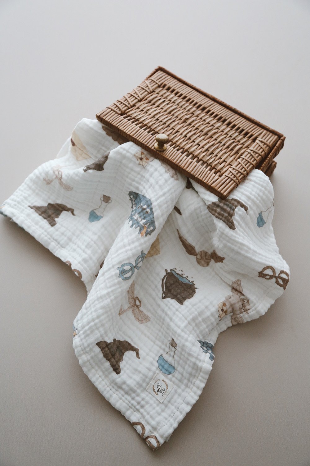 DoDo'S Baby-Dört Katli Magi̇c World Desen Organi̇k Müsli̇n Örtü-Yatak Örtüsü-1-Milagron.com