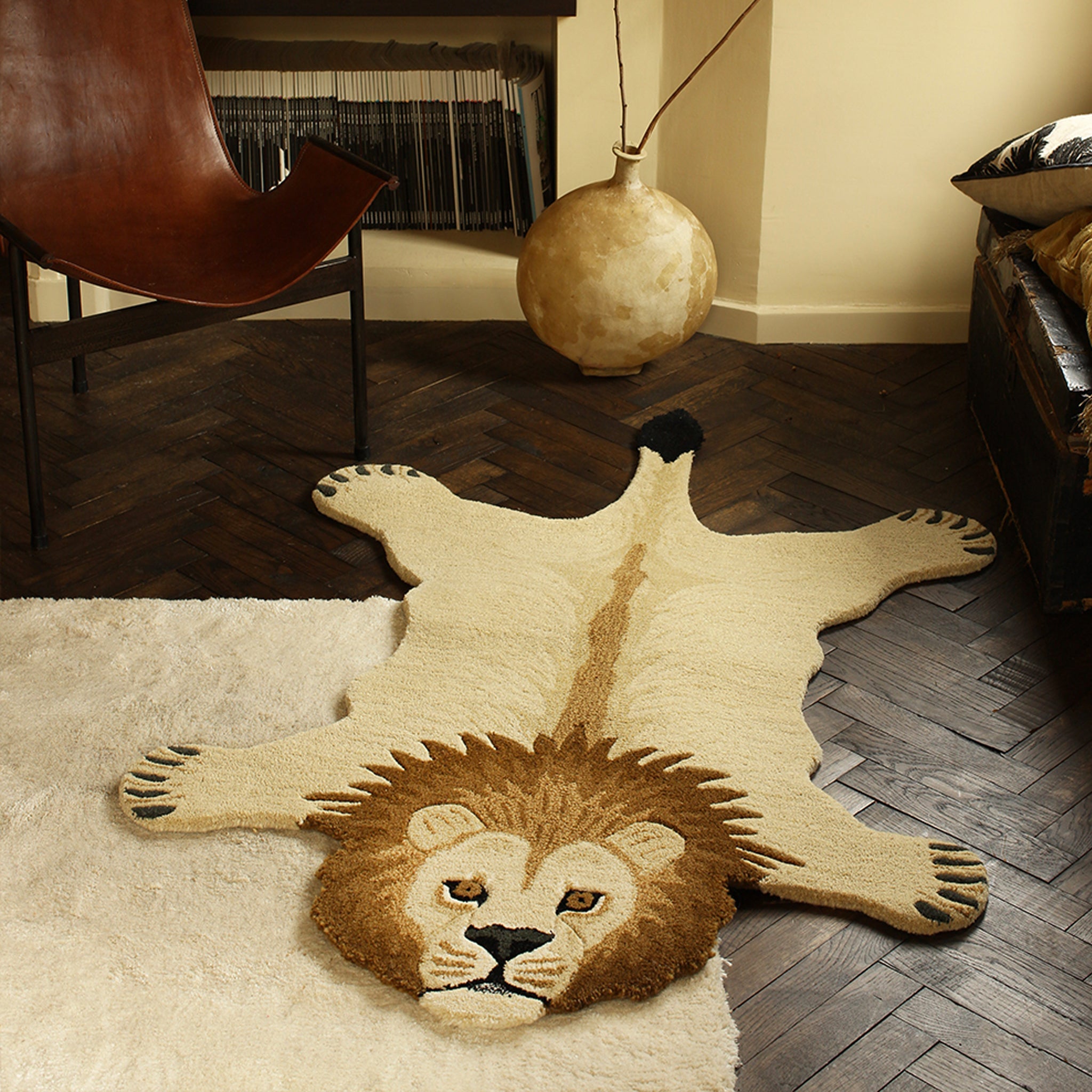 Asabi Aslan Figürlü Büyük Boy Halı ( 150Cm X 90Cm )