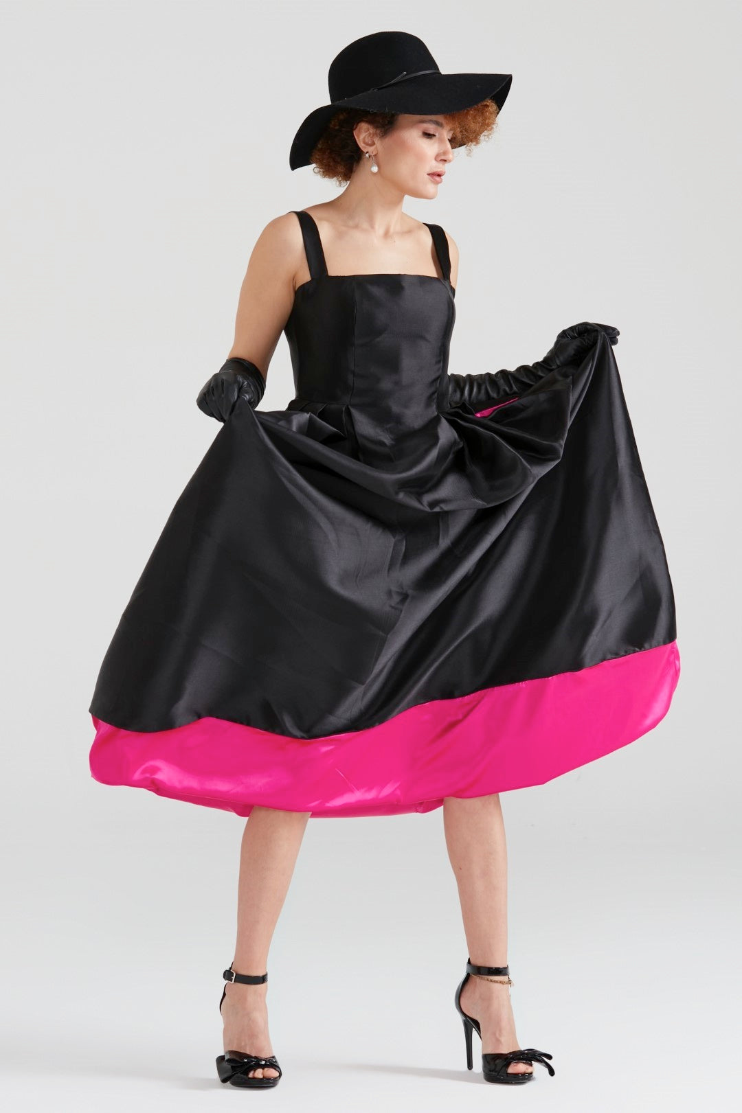 Dollie Bell-Cuddly Charm Düz Yaka Midi Elbise Siyah-Lover Doll, Platform-10-Milagron.com