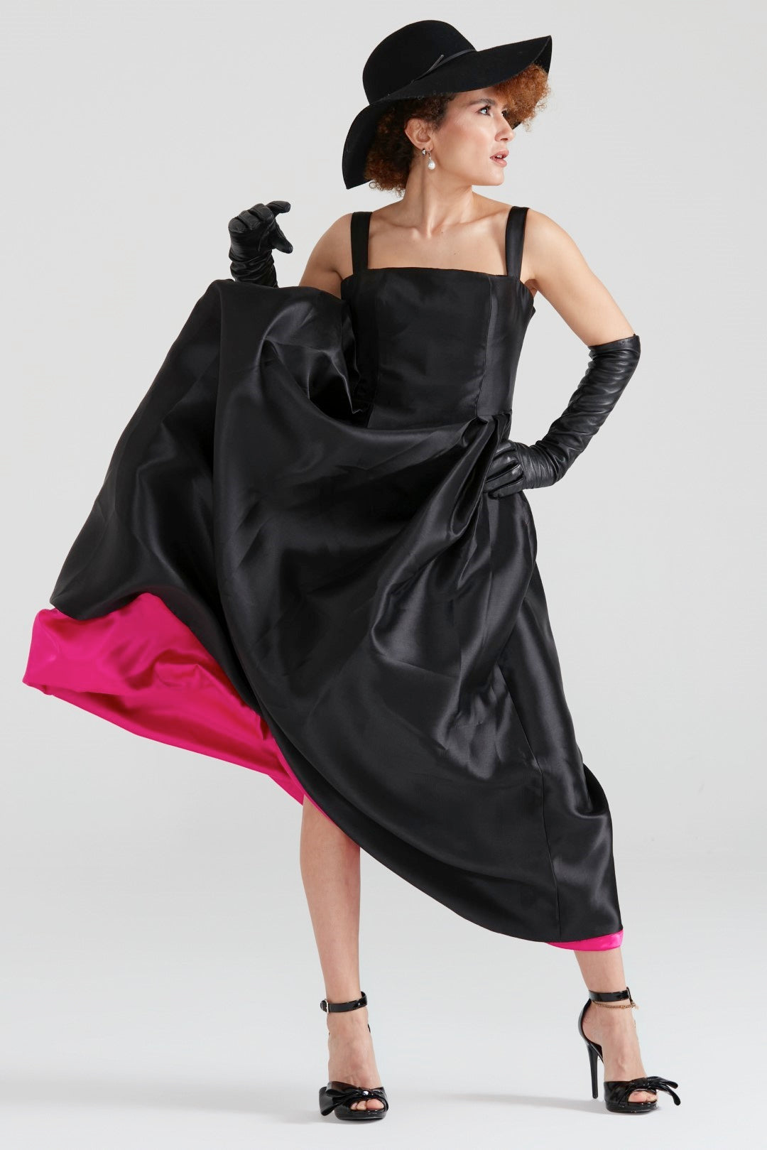 Dollie Bell-Cuddly Charm Düz Yaka Midi Elbise Siyah-Lover Doll, Platform-3-Milagron.com