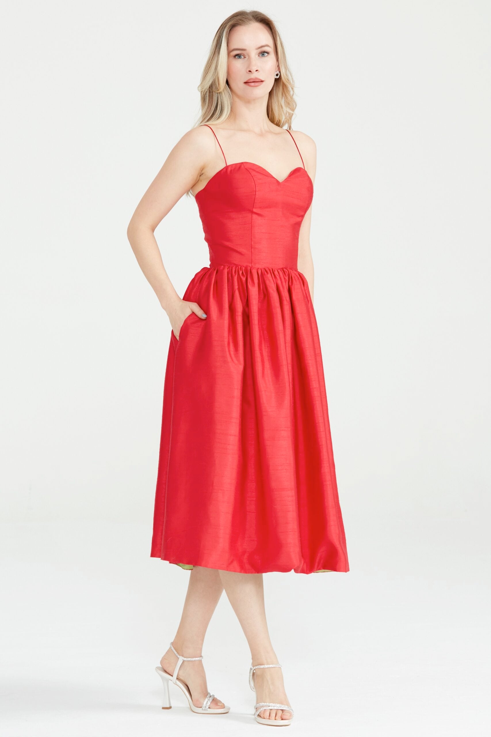 Dollie Bell-The Kiss Straplez Büzgülü Maxi Elbise – Kırmızı-Platform, Such a Night-5-Milagron.com