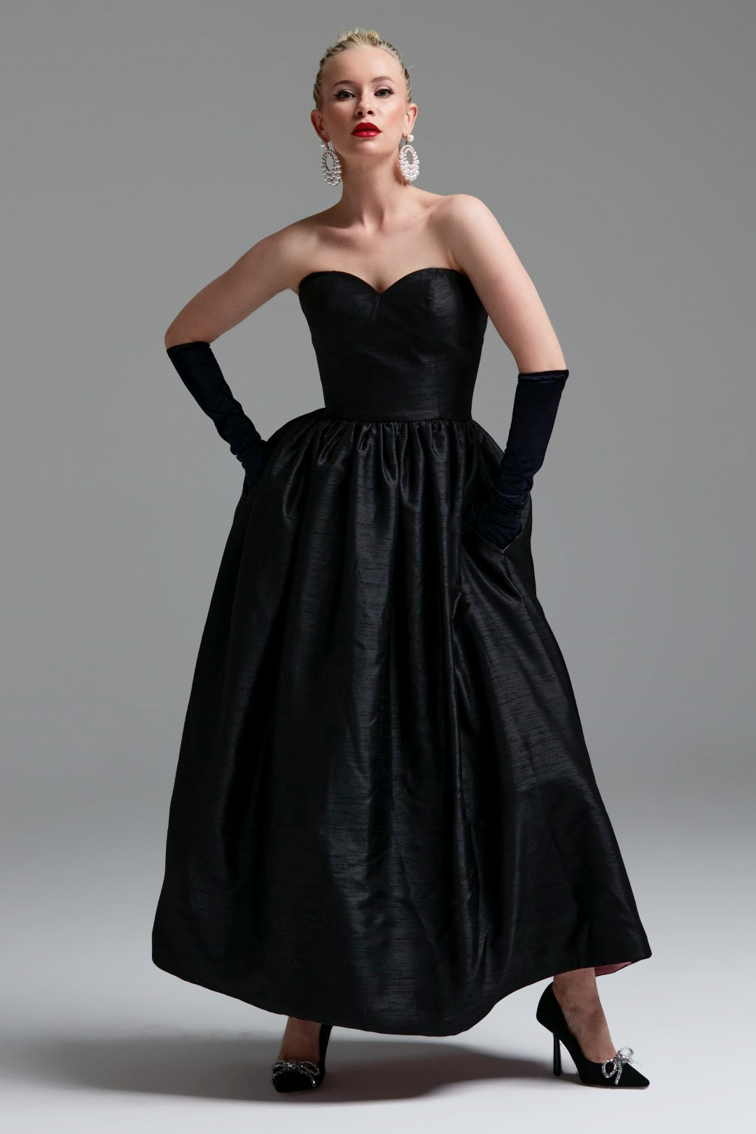 Dollie Bell-The Kiss Straplez Büzgülü Maxi Elbise Siyah-Platform, Such a Night-9-Milagron.com