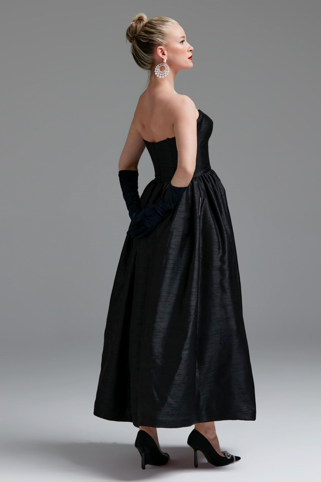 Dollie Bell-The Kiss Straplez Büzgülü Maxi Elbise Siyah-Platform, Such a Night-2-Milagron.com