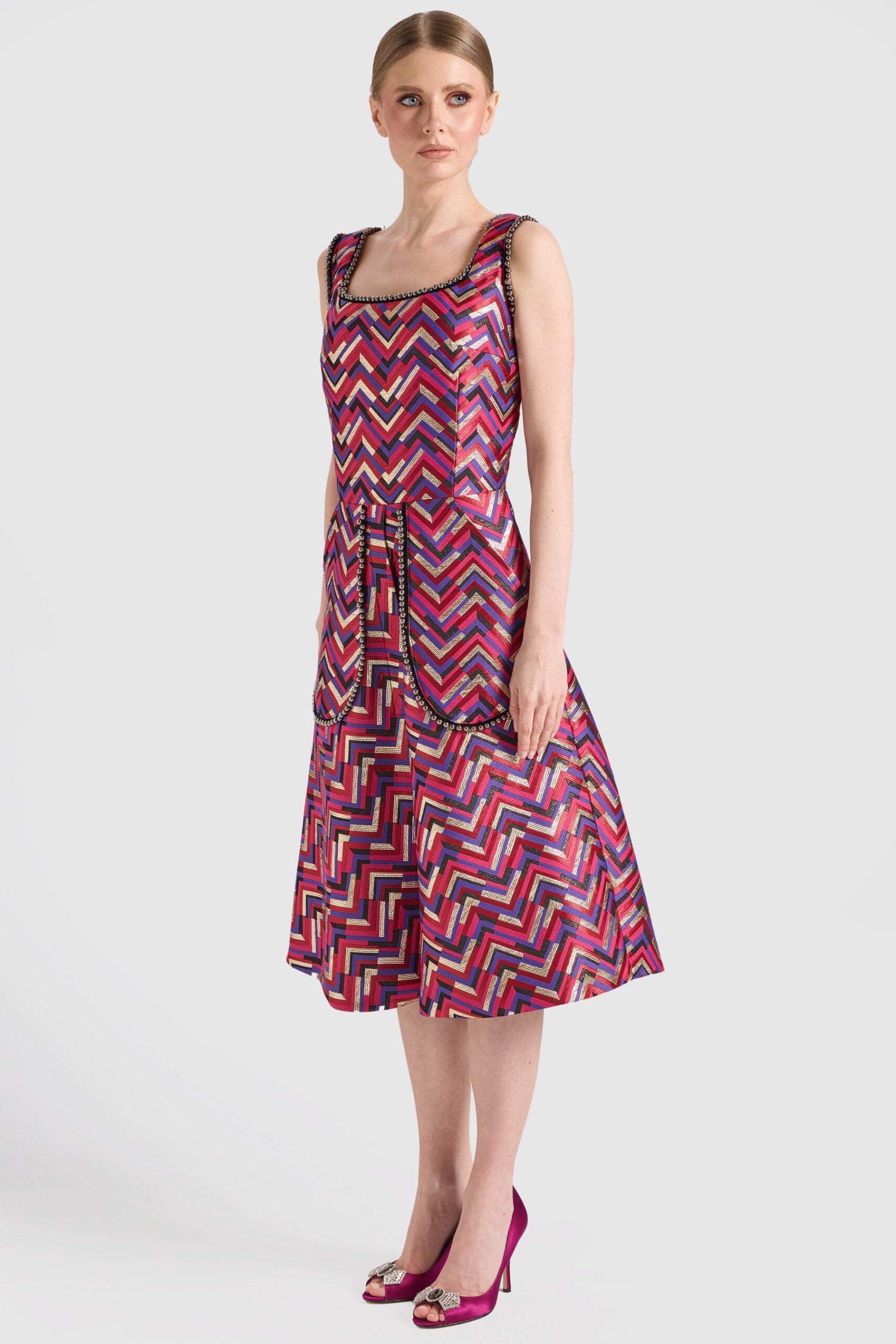 Dollie Bell-Twinkle Kare Yaka Boncuk Detaylı Mini Elbise-Flaming Star, Platform-2-Milagron.com