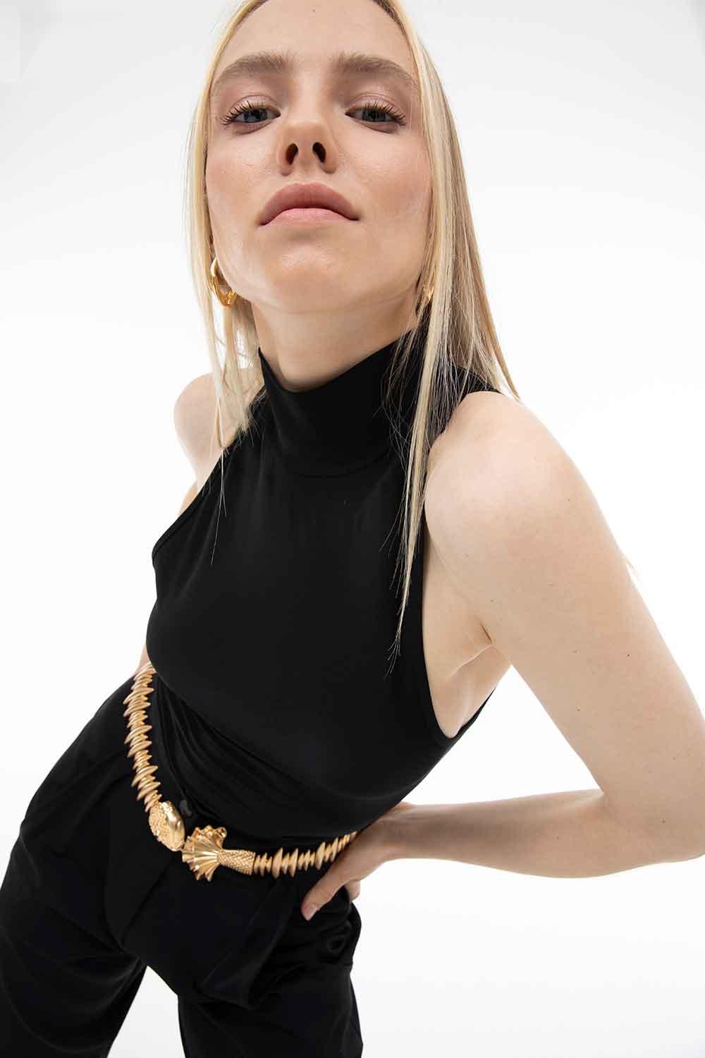 Duygu Demirel-Black Winget Body-Top-3-Milagron.com