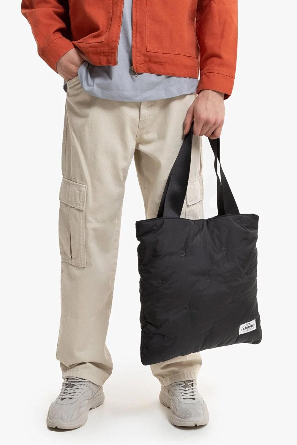 Eastpak-Charlie Puff Black-Omuz Çantası-4-Milagron.com