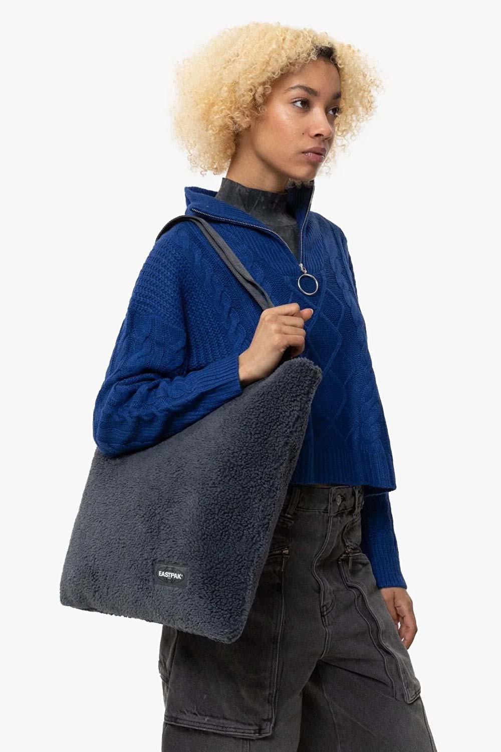 Eastpak-Charlie Shear Wash Black-El Çantası-2-Milagron.com