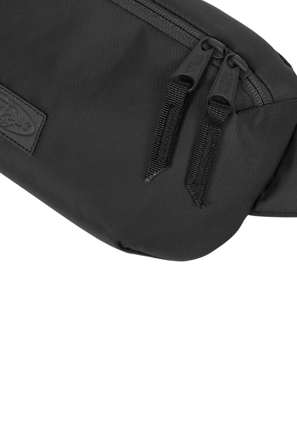 Eastpak-Cnnct F Waist Cnnct F Black-Bel Çantası-5-Milagron.com