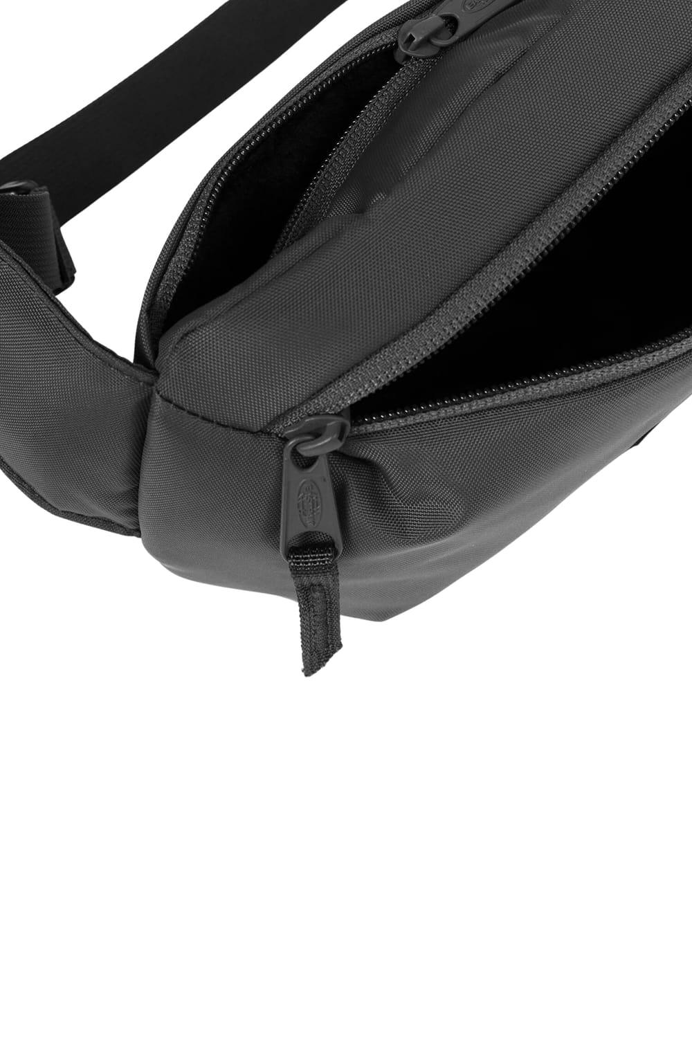 Eastpak-Cnnct F Waist Cnnct F Black-Bel Çantası-6-Milagron.com