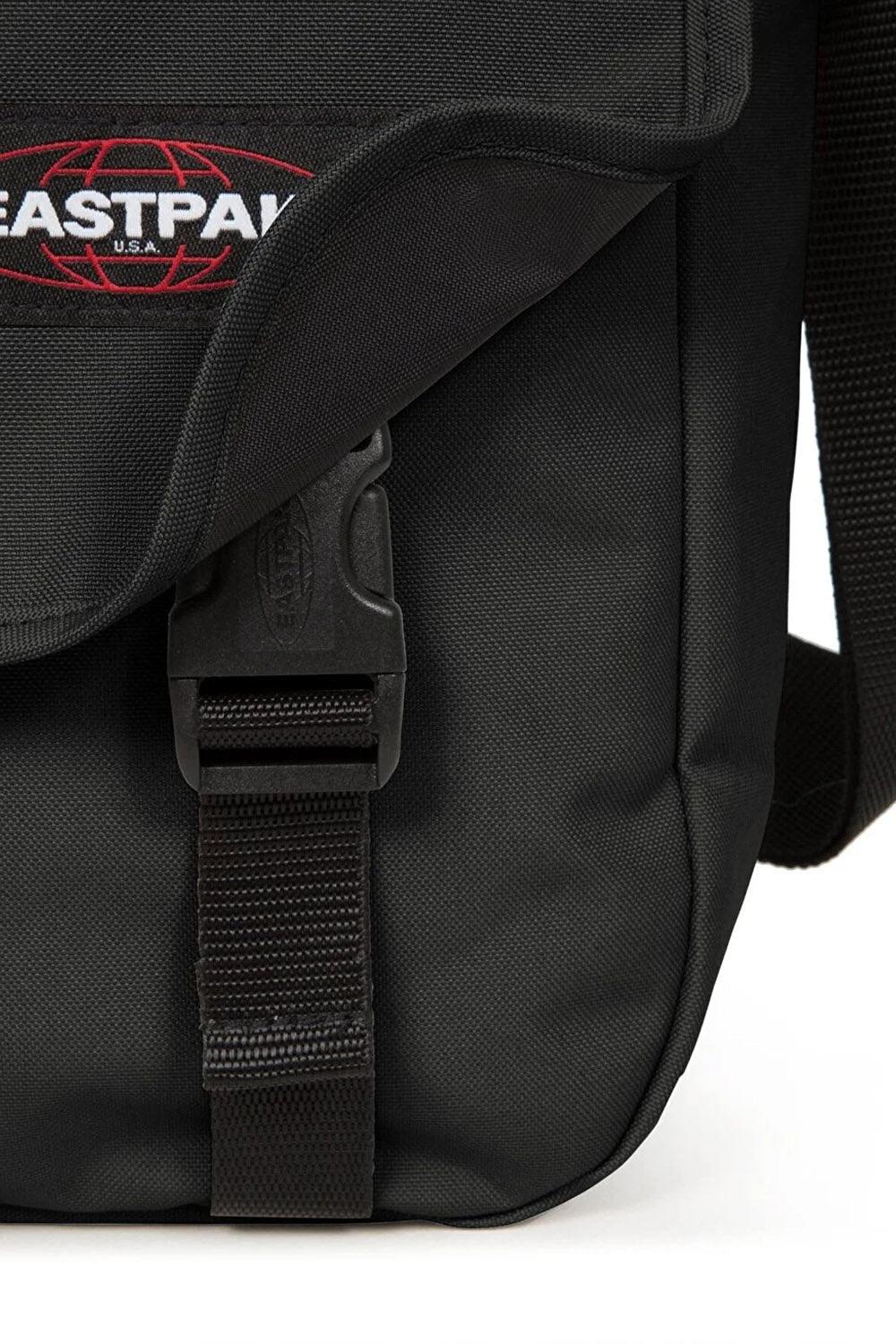 Eastpak-Delegate Black Postacı-Omuz Çantası-6-Milagron.com