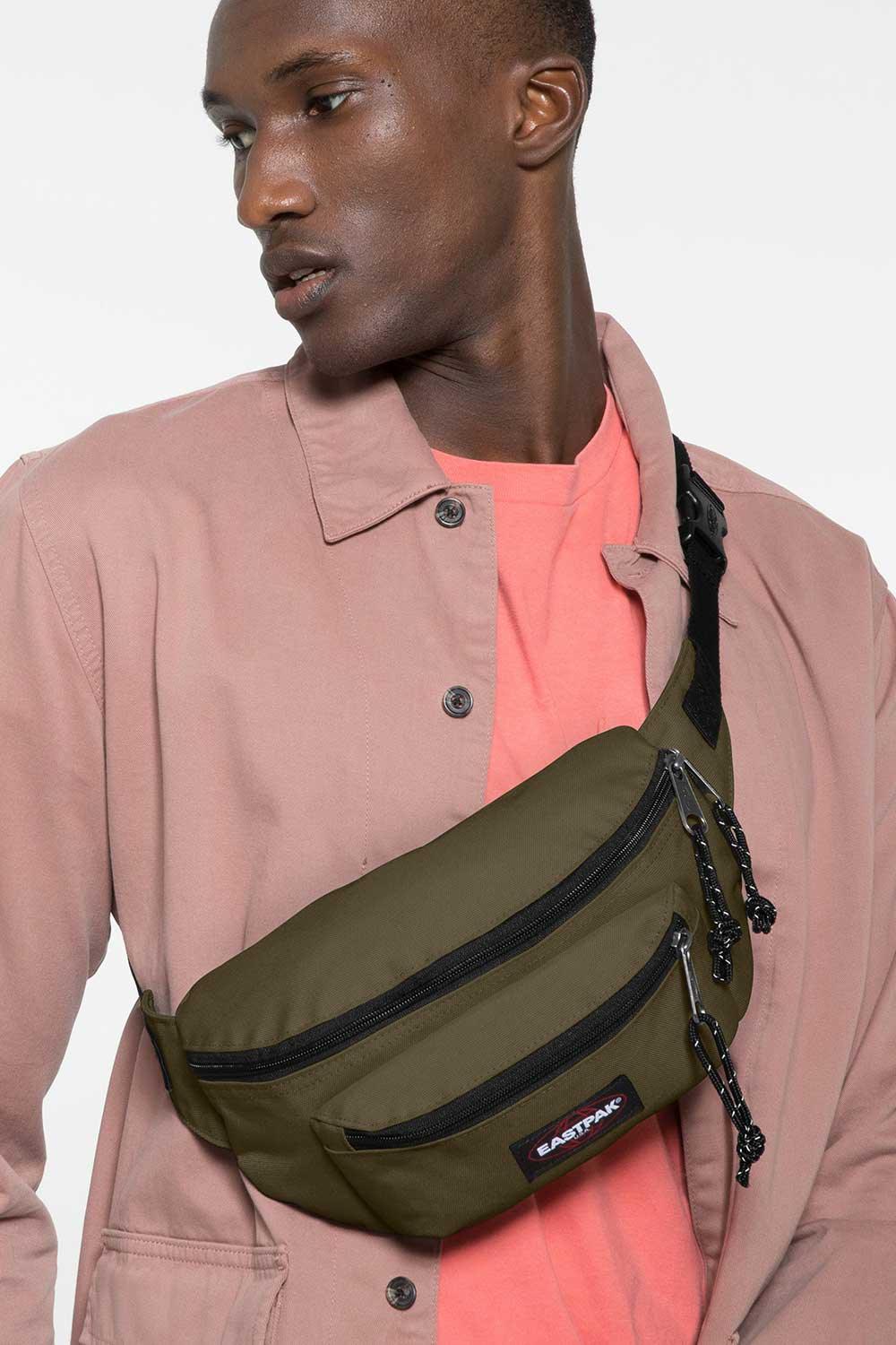 Eastpak-Doggy Bag Army Olive-Bel Çantası-3-Milagron.com