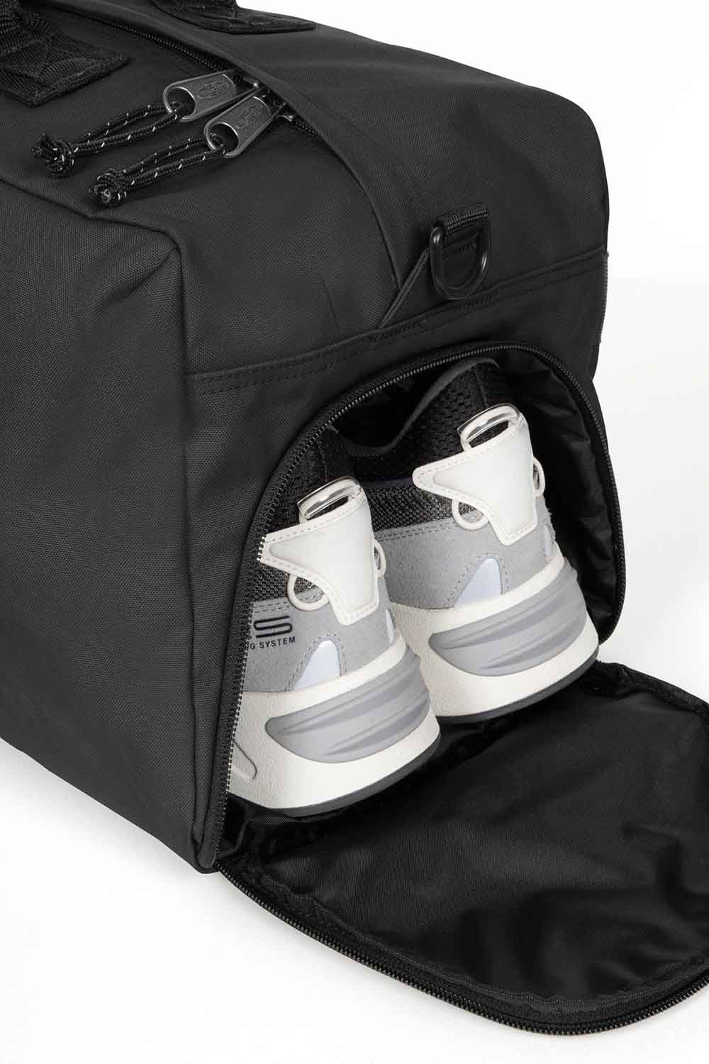 Eastpak-Duffl'r M Black-Bavul & Seyahat Çantası-5-Milagron.com