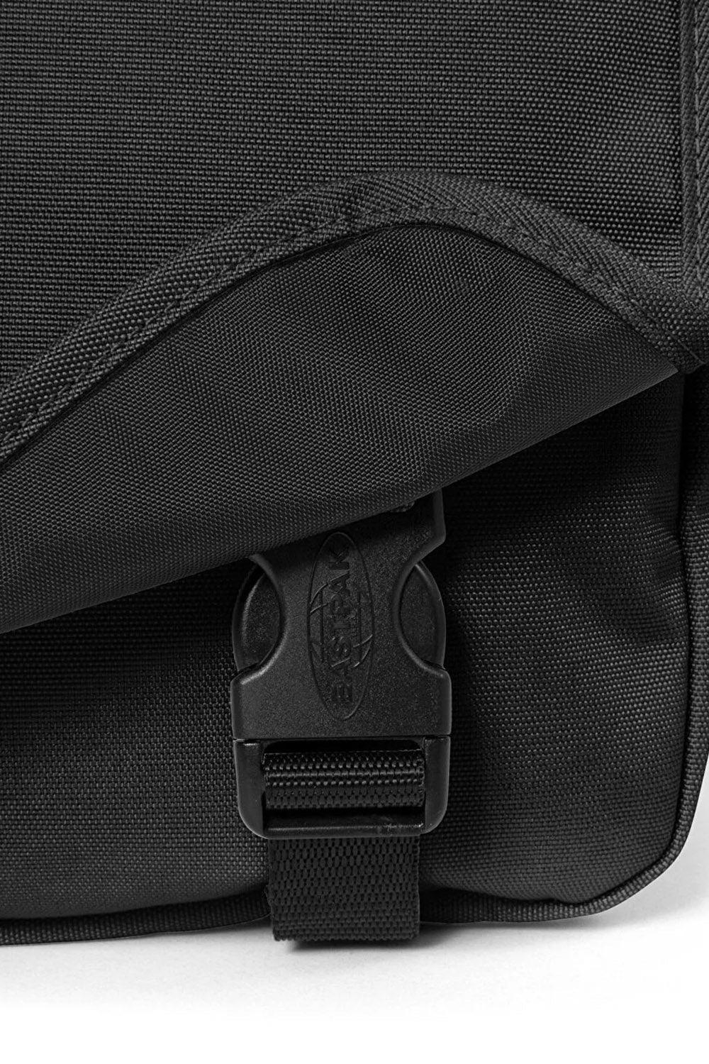 Eastpak-JR Black Postacı-Omuz Çantası-6-Milagron.com