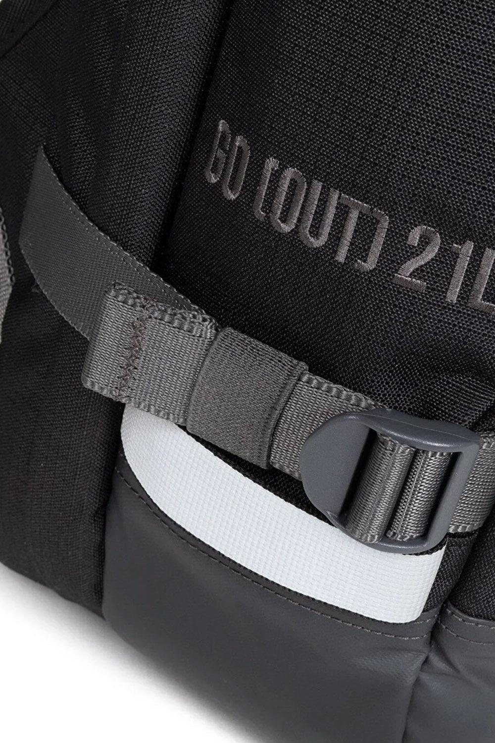 Eastpak-Out Safepack Out Black-Sırt Çantası-7-Milagron.com
