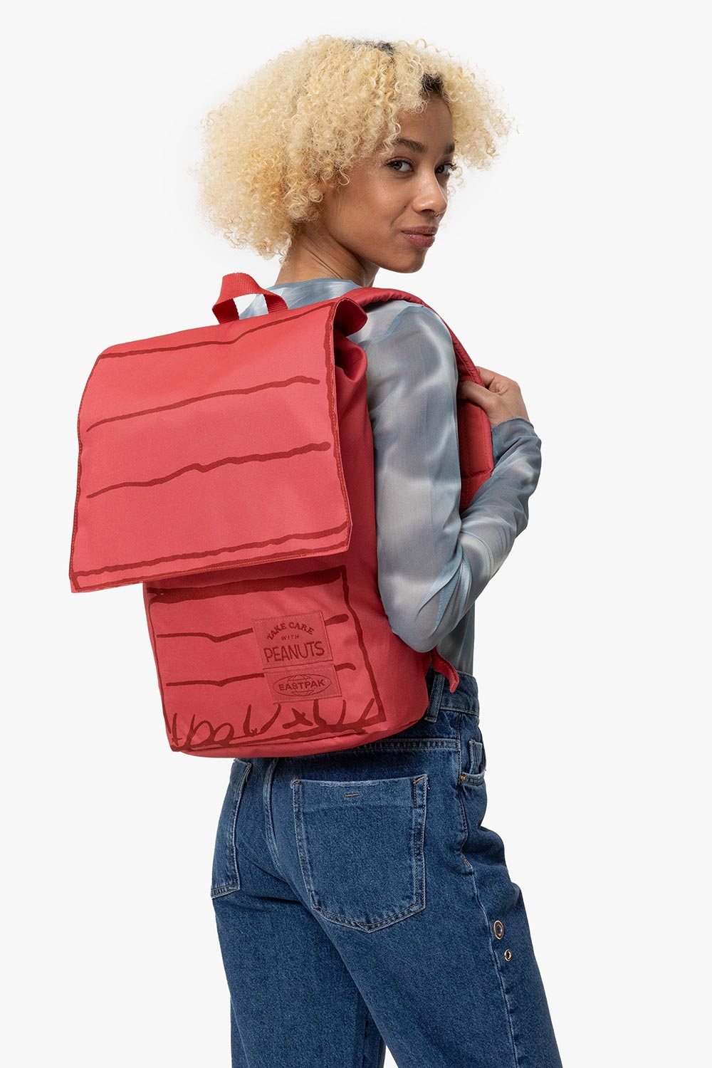 Eastpak-Peanuts x Eastpak Snoopy House Peanuts Doghouse-Sırt Çantası-4-Milagron.com