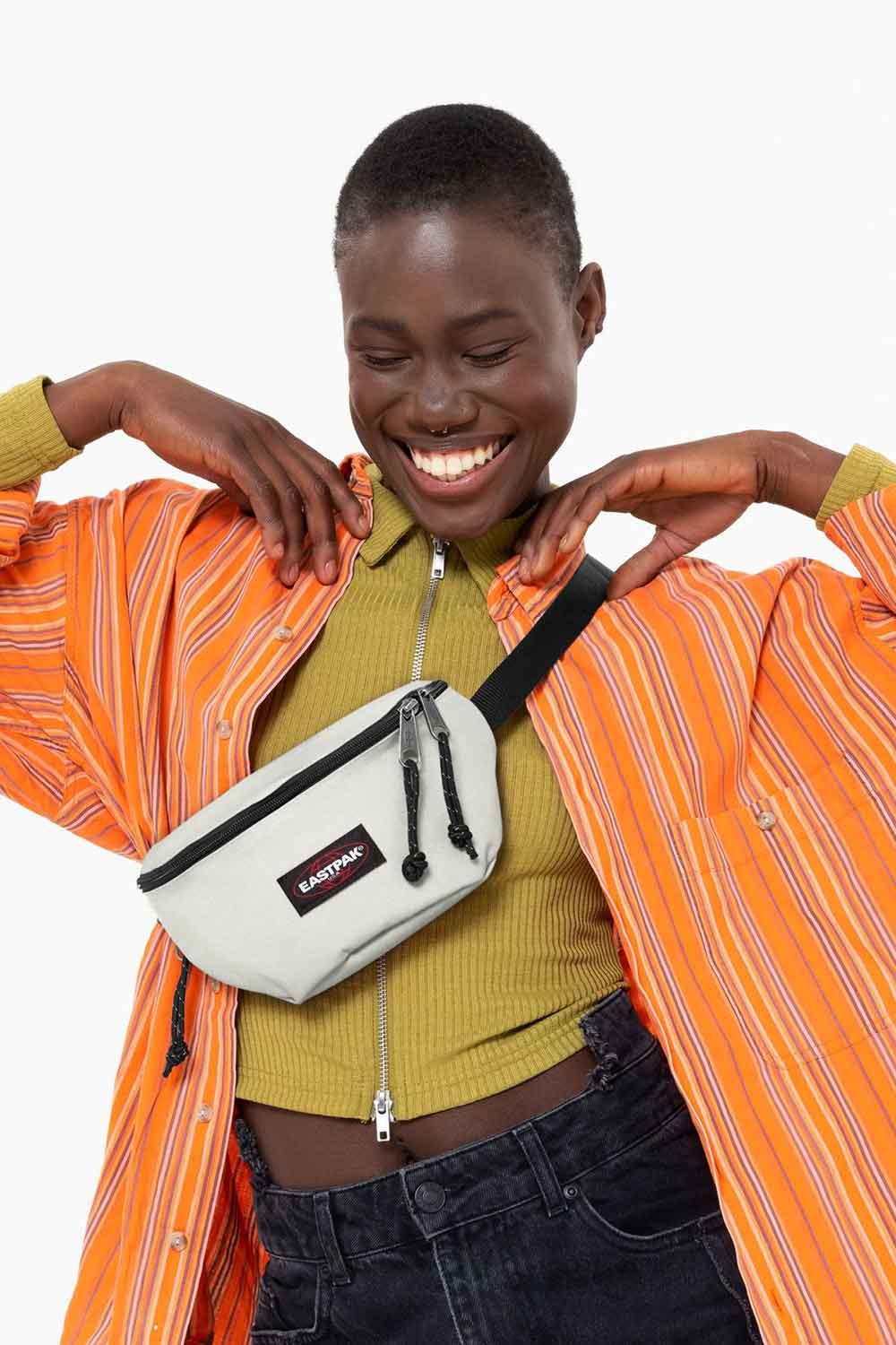 Eastpak-Springer World White-Bel Çantası-1-Milagron.com