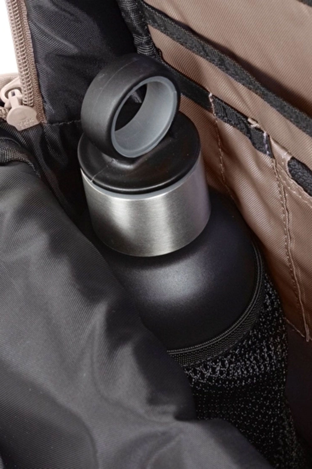 Eastpak-Tecum F Cnnct F Matte Sand-Sırt Çantası-7-Milagron.com