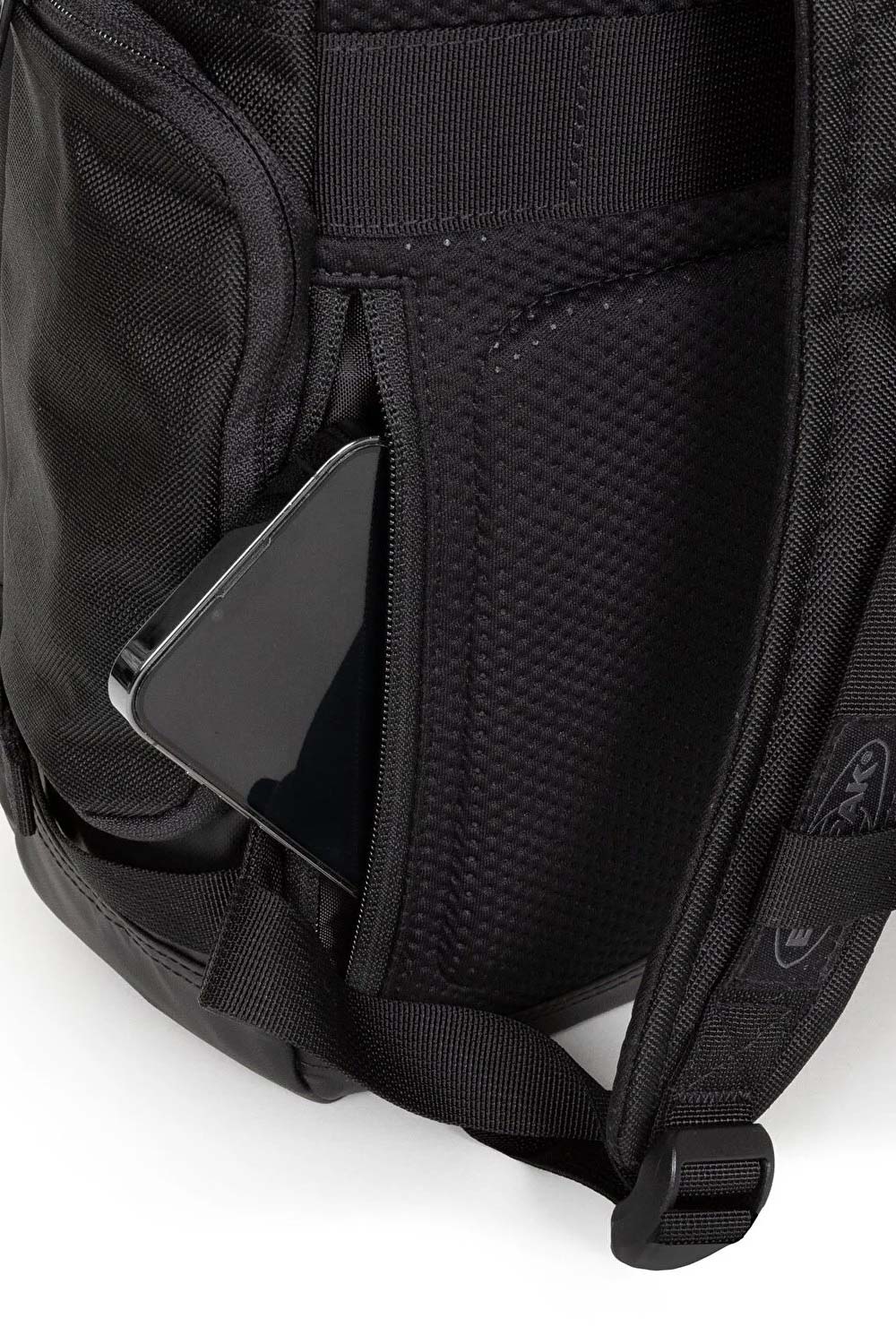 Eastpak-Tecum M Cnnct Coat-Sırt Çantası-4-Milagron.com