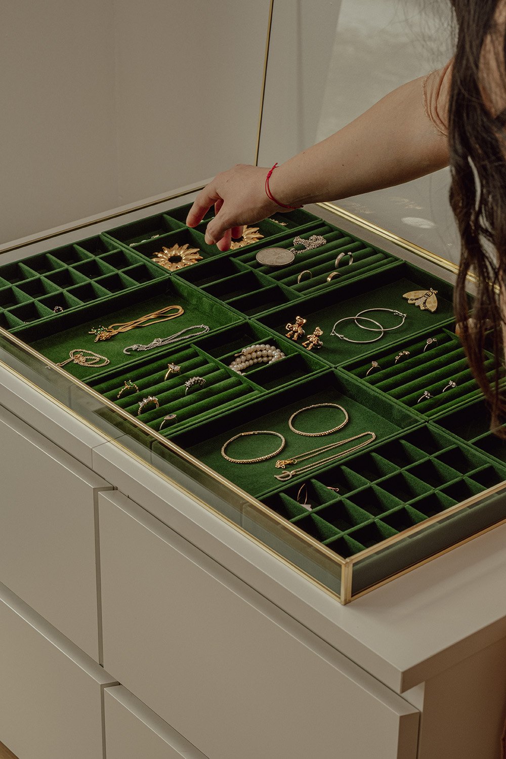 El Crea Designs-Cam Takı Mücevher Teşhir Standı Düzenleyici Vitrin | Pirinç & Gold-Takı Standı-1-Milagron.com