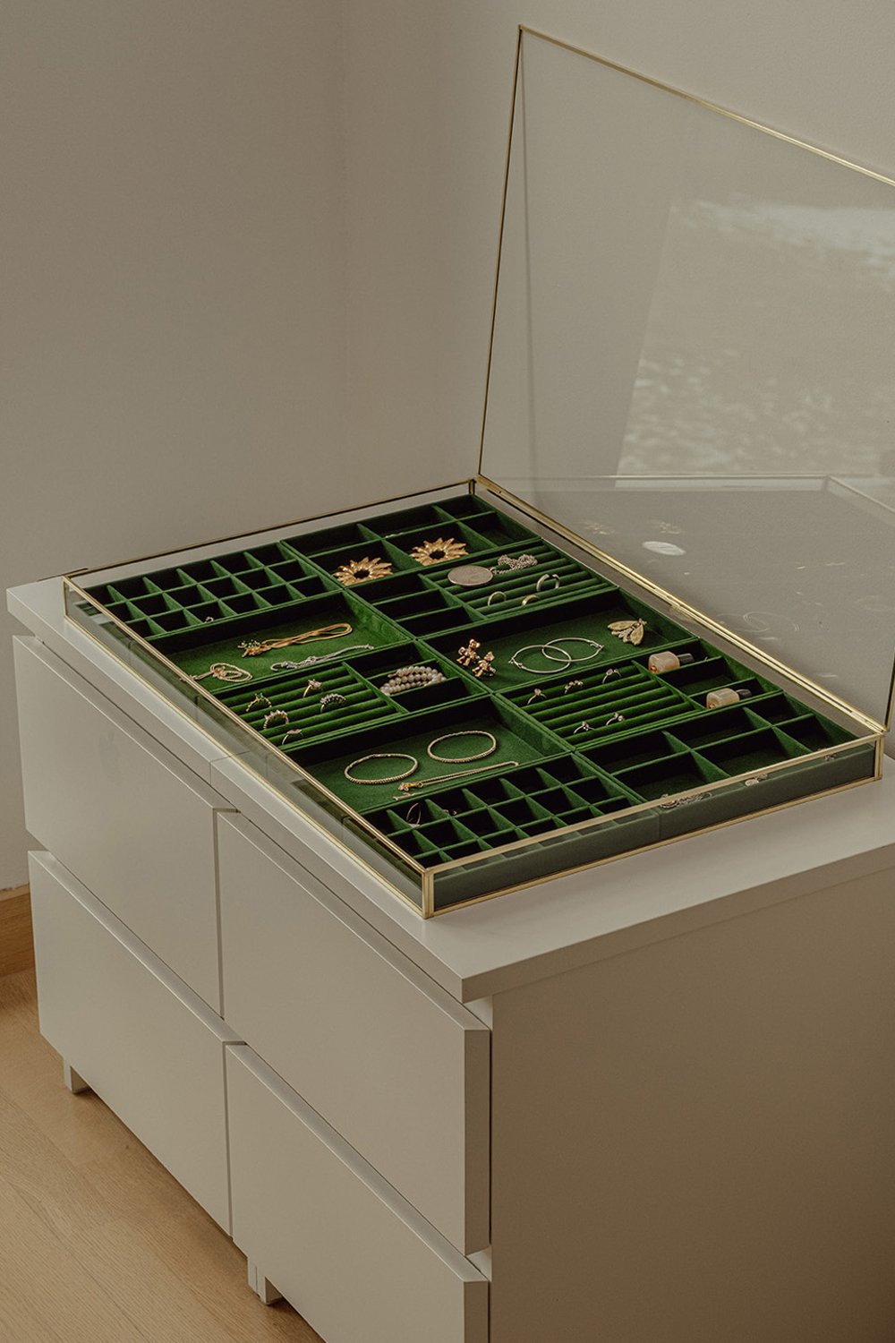 El Crea Designs-Cam Takı Mücevher Teşhir Standı Düzenleyici Vitrin | Pirinç & Gold-Takı Standı-5-Milagron.com