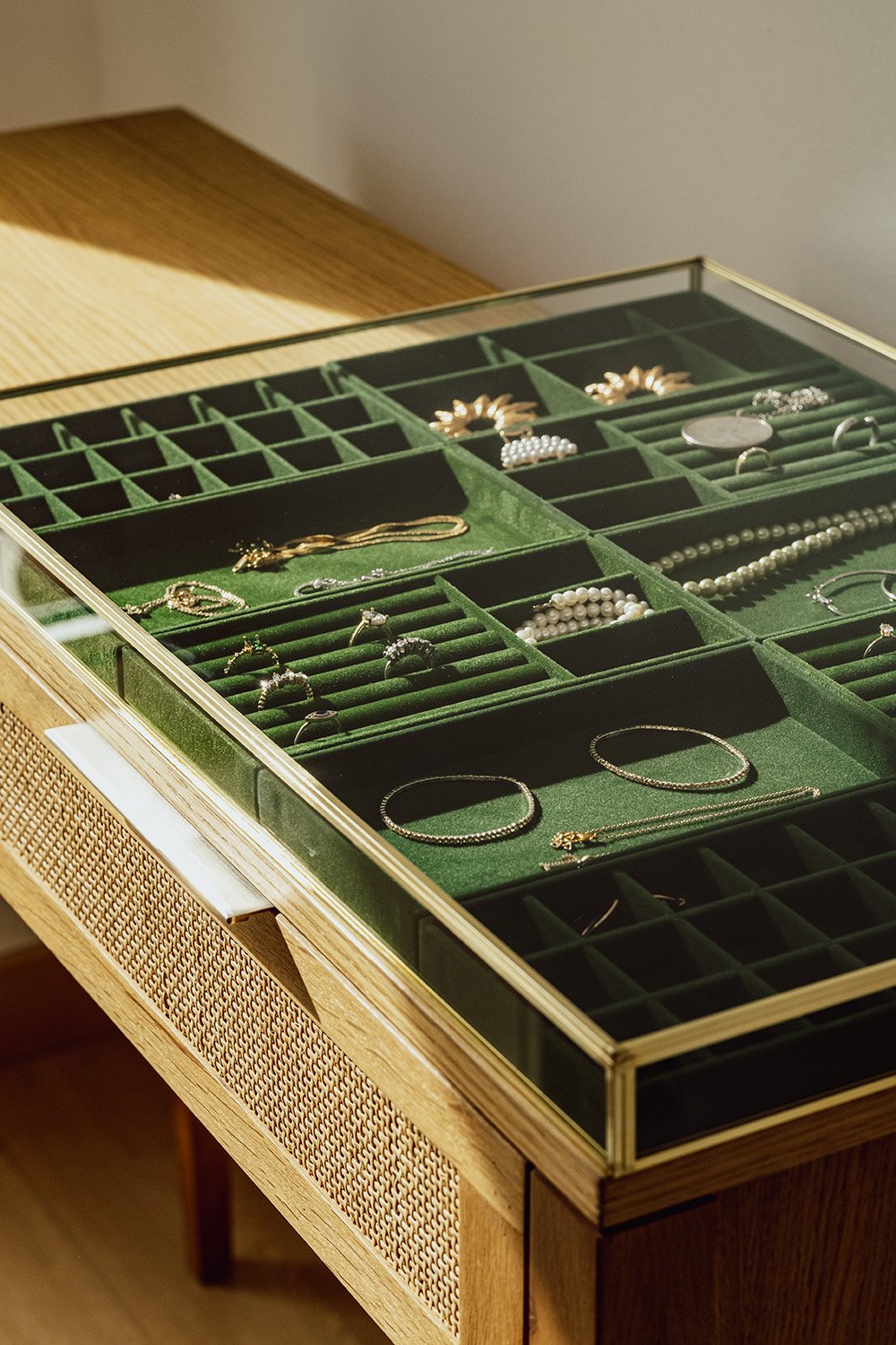 El Crea Designs-Cam Takı Mücevher Teşhir Standı Düzenleyici Vitrin | Pirinç & Gold-Takı Standı-6-Milagron.com