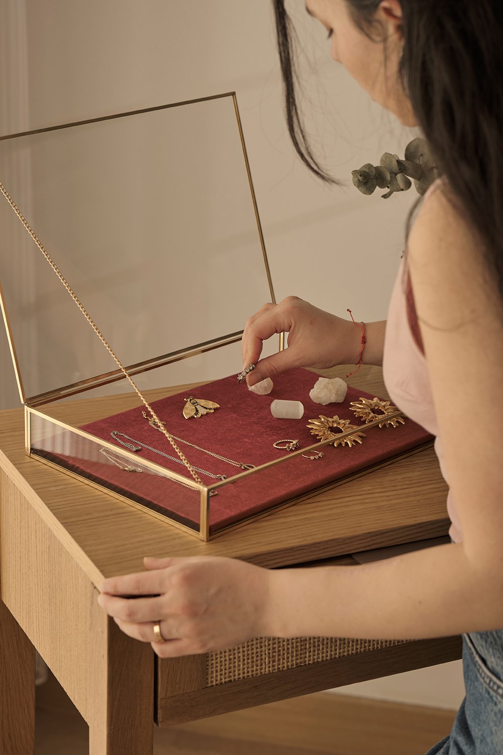 El Crea Designs-Kadife Tabanlı | Cam Kutu | Takı, Aksesuar, Sunum Kutusu | Pirinç & Gold | 35x25x5cm-Dekoratif Kutu-1-Milagron.com