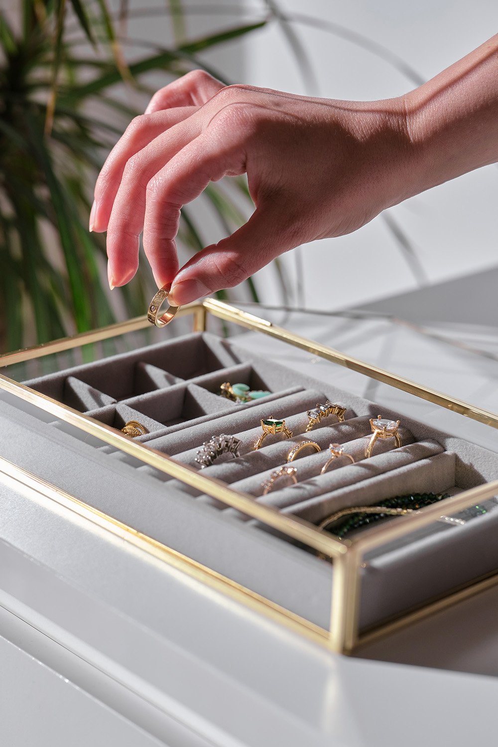 El Crea Designs-Organizer | Kadife | Bölmeli | Cam | Pirinç & Gold-Takı Standı-1-Milagron.com