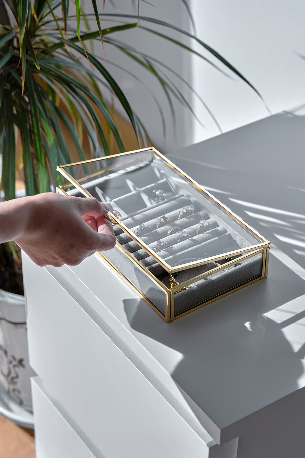 El Crea Designs-Organizer | Kadife | Bölmeli | Cam | Pirinç & Gold-Takı Standı-4-Milagron.com