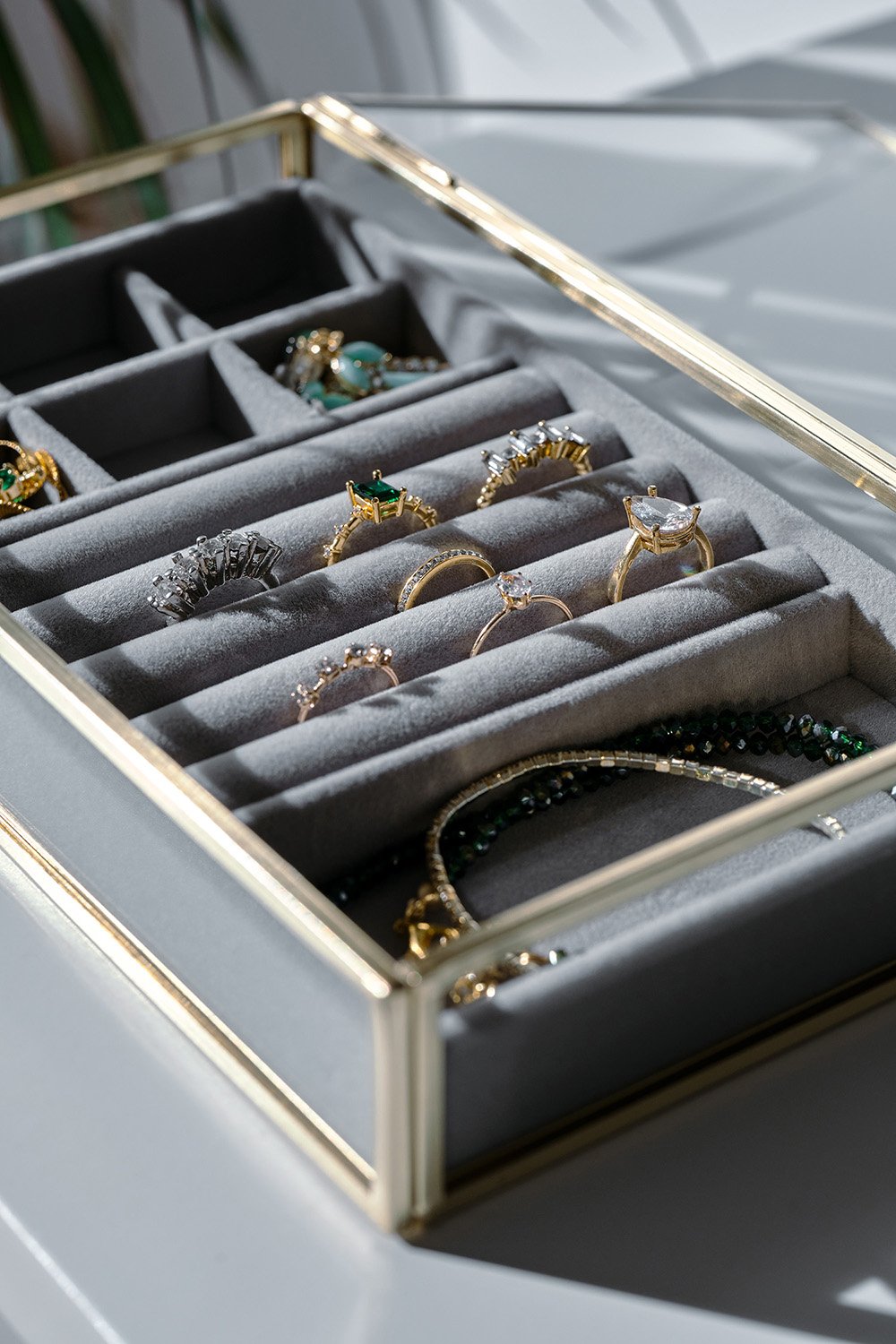 El Crea Designs-Organizer | Kadife | Bölmeli | Cam | Pirinç & Gold-Takı Standı-5-Milagron.com