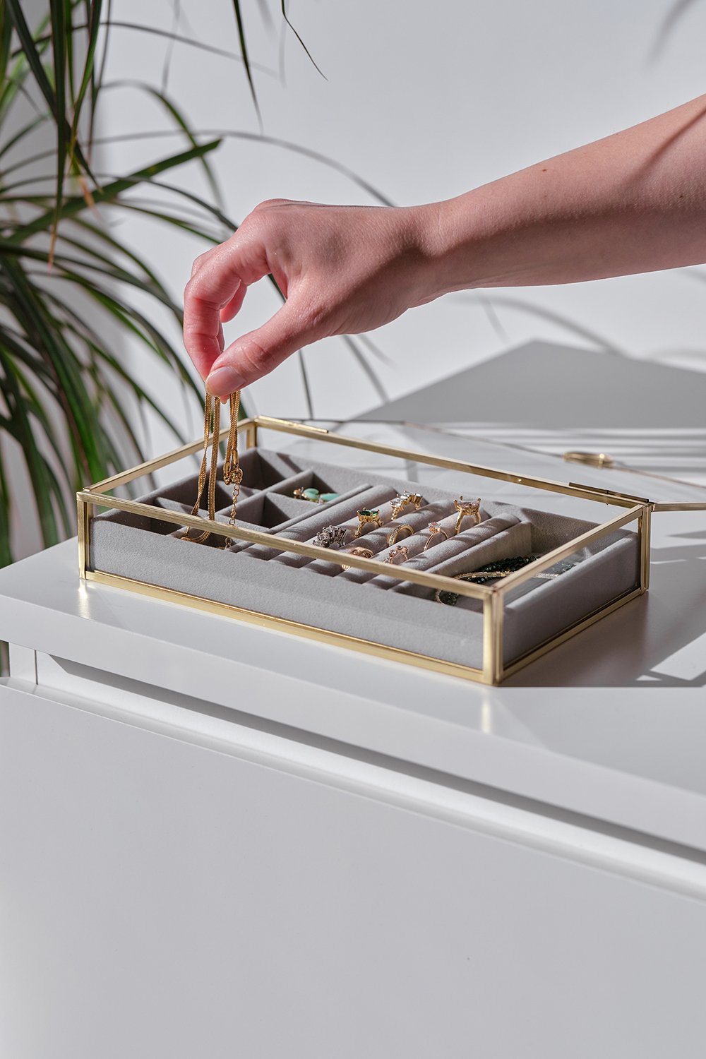 El Crea Designs-Organizer | Kadife | Bölmeli | Cam | Pirinç & Gold-Takı Standı-7-Milagron.com