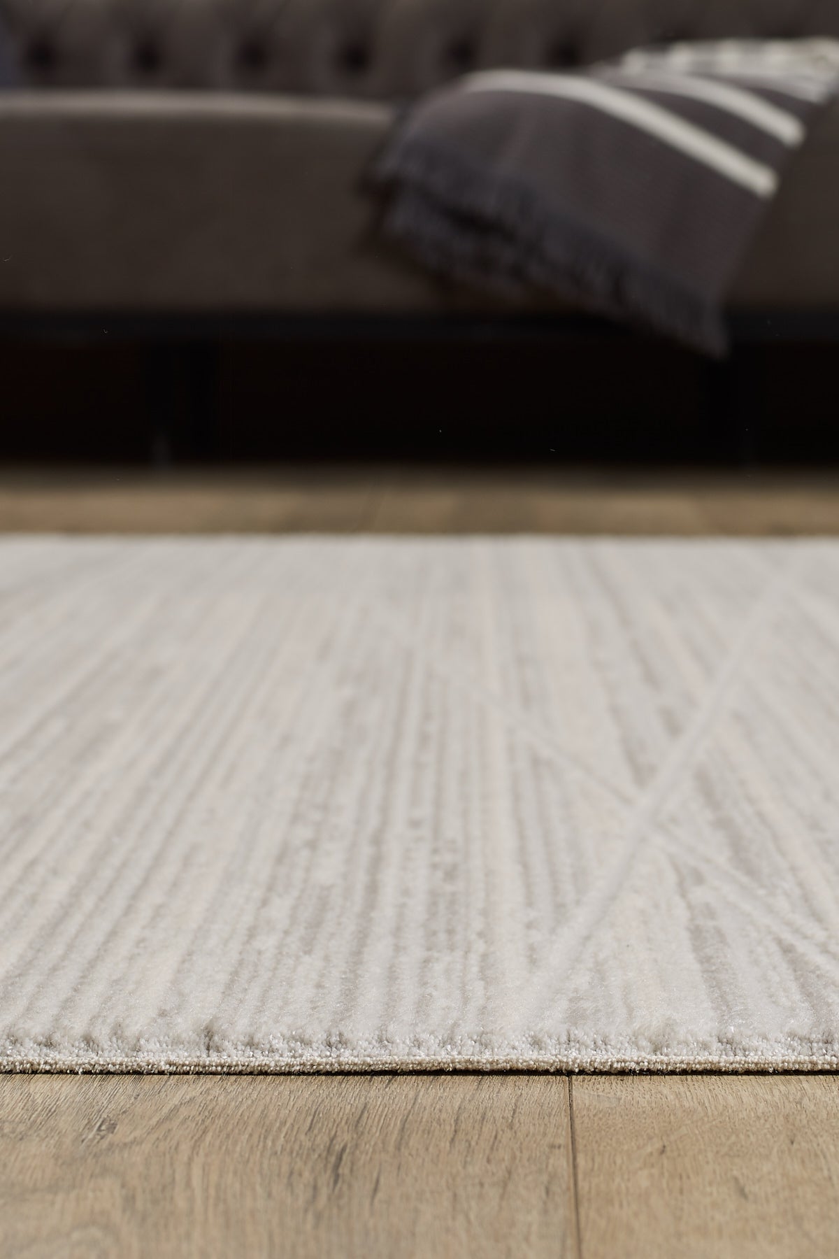 Empera-Nera Shudd Takma Saçaklı Modern Salon Halısı-4-Milagron.com