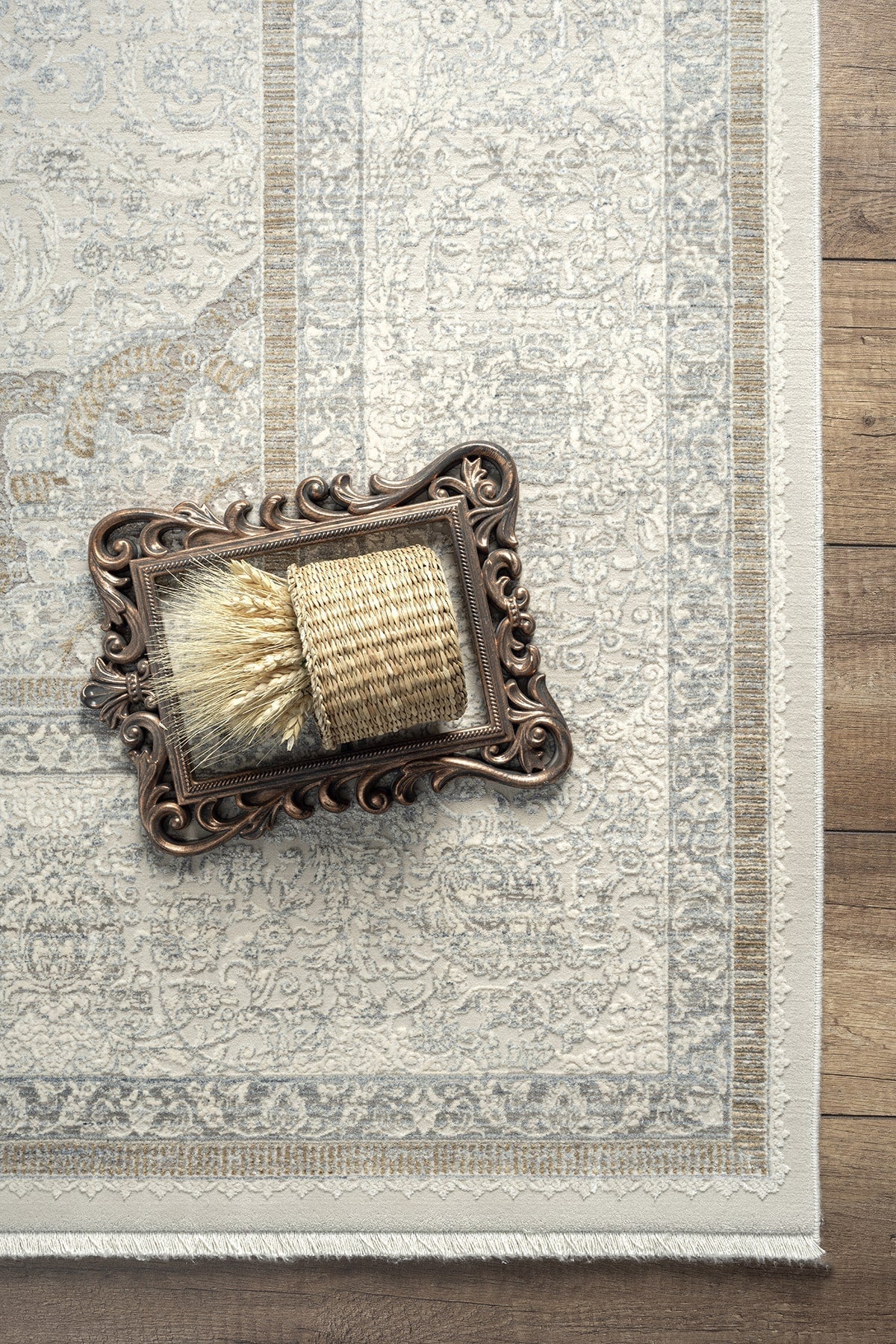 Empera-Soho Mood Anemone Klasik Desenli Eskitme Salon Ve Oturma Odası Halısı-4-Milagron.com