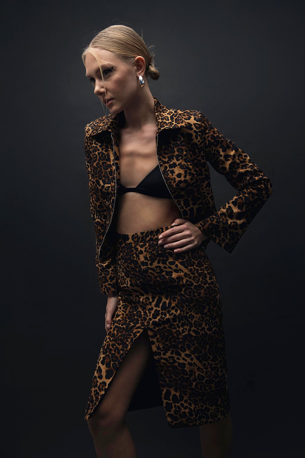 Esra Adıgüzel-Feline Mirage - Leopar Desenli Önden Yırtmaçlı Etek-Etek-3-Milagron.com