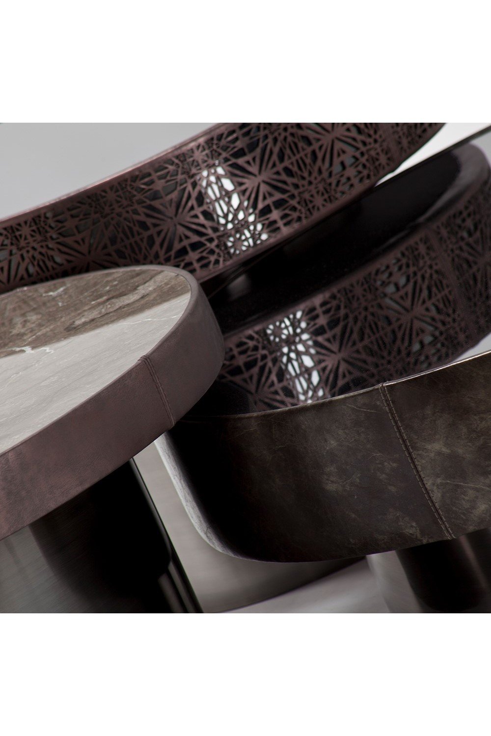 Estetik Decor-Mushroom Short Sığır Derisi Kaplama Orta Sehpa - Füme Ayna Üstlü - Krom Ayak-Orta Sehpa-4-Milagron.com