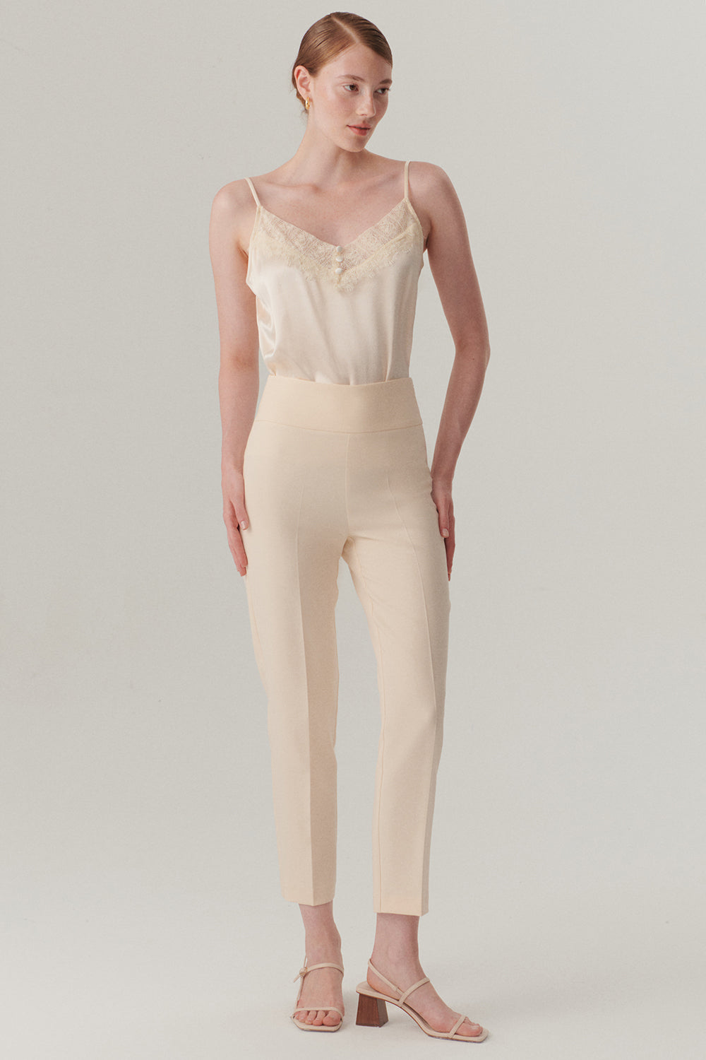 Exquise-Arka Bel Detaylı Düz Kesim Regular Kemik Pantolon-Pantolon-1-Milagron.com