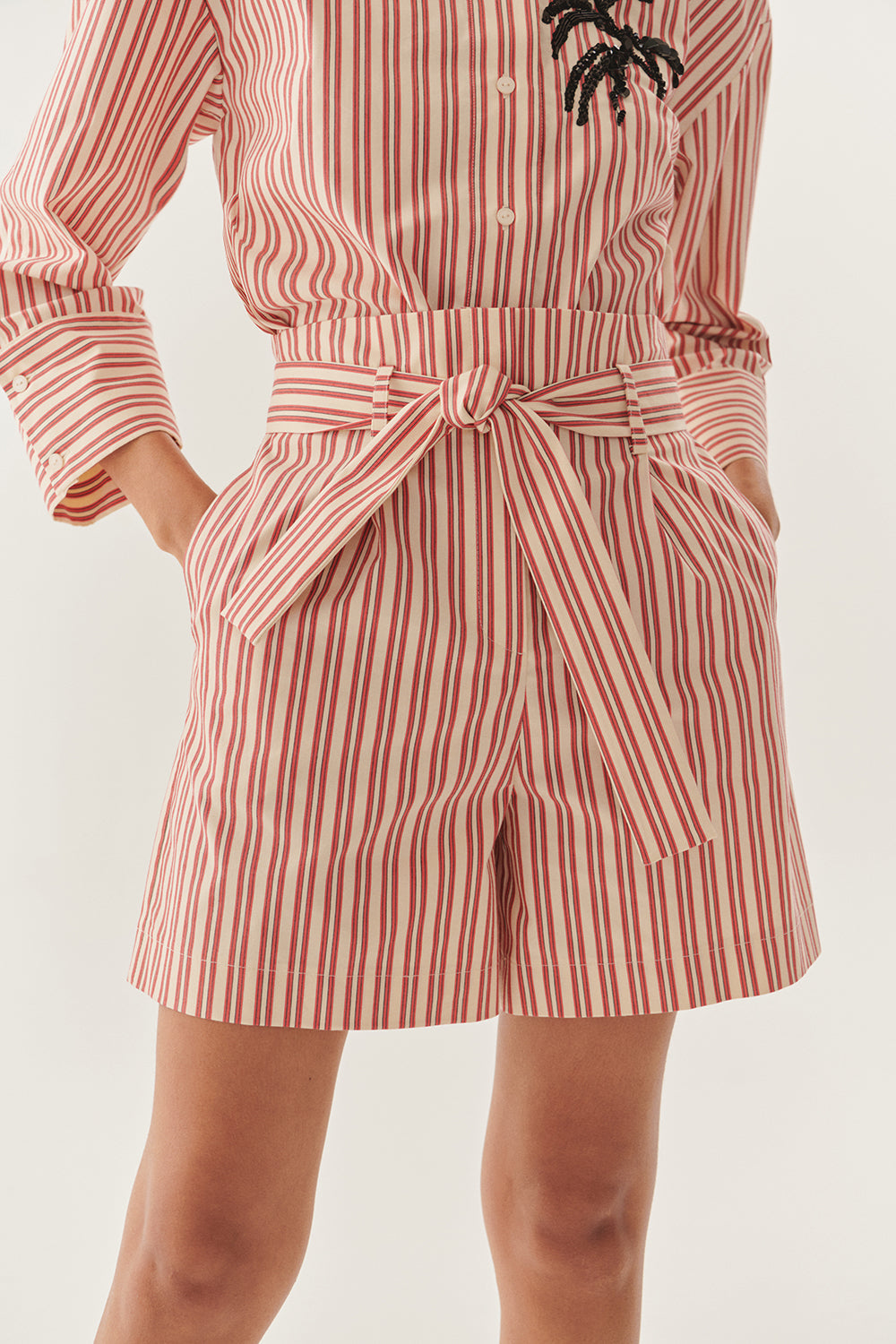 Exquise-Bağlamalı Kırmızı Çizgili şort-Şort-5-Milagron.com