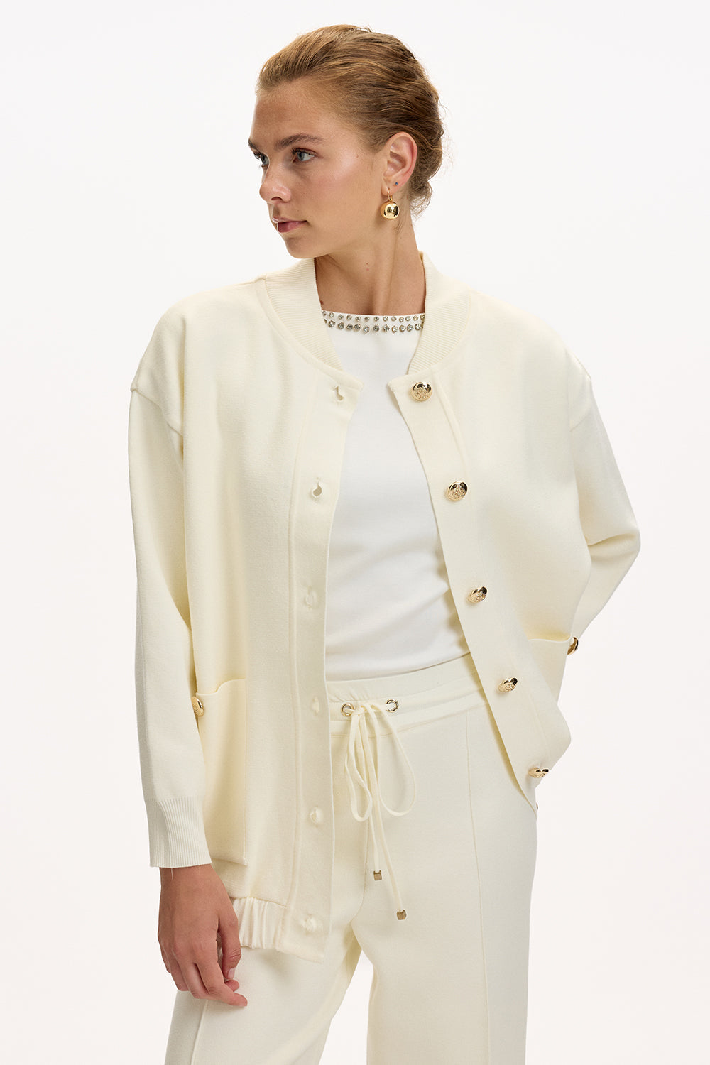 Exquise-Bisiket Yaka Cepli Gold Düğmeli Oversize Ekru Tirko Hırka-HIRKA-7-Milagron.com