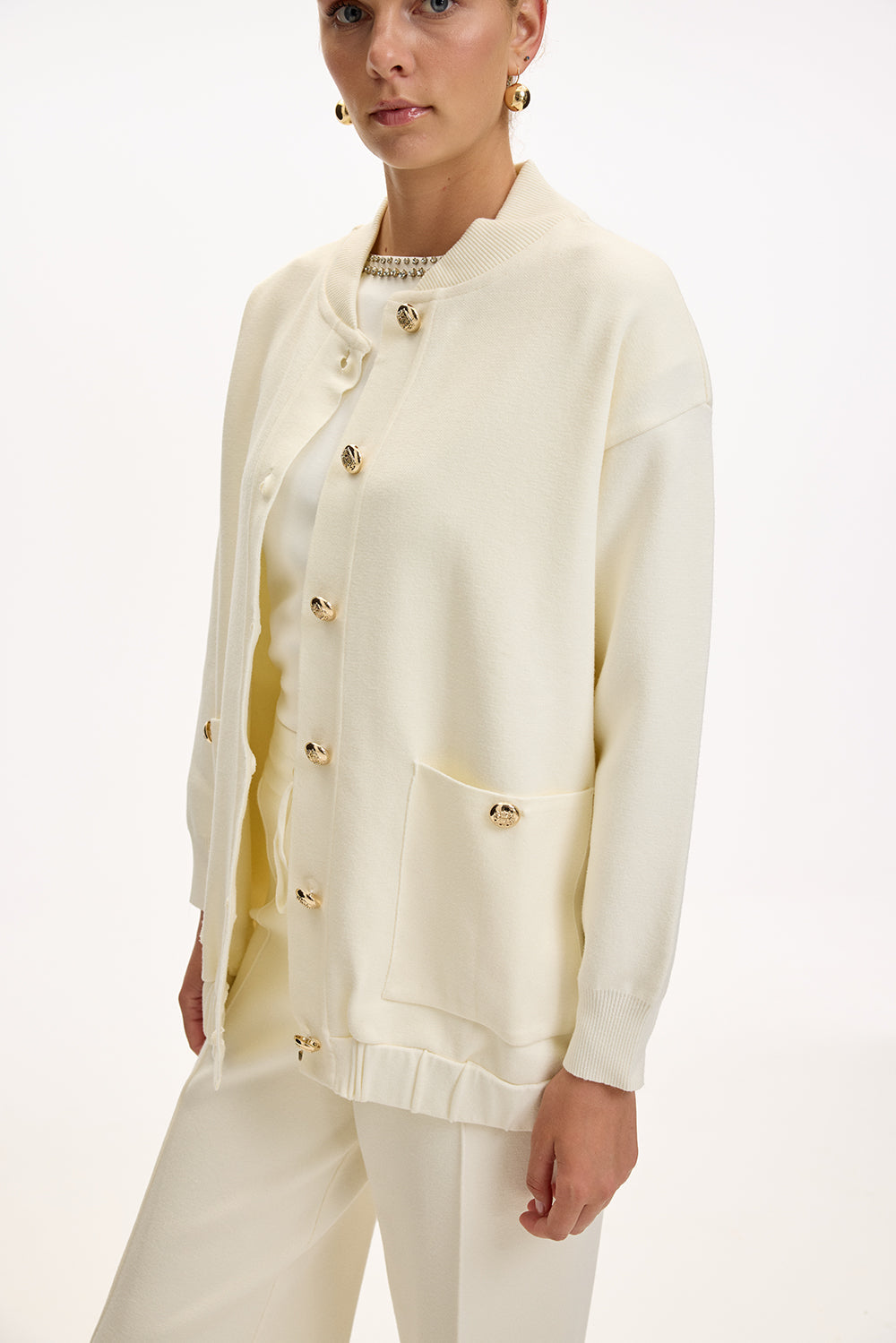 Exquise-Bisiket Yaka Cepli Gold Düğmeli Oversize Ekru Tirko Hırka-HIRKA-9-Milagron.com