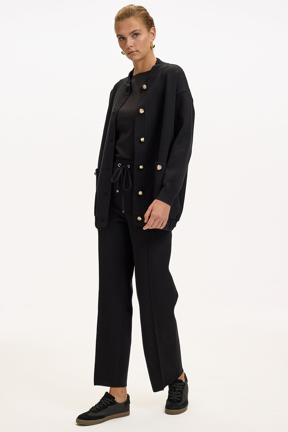 Exquise-Bisiket Yaka Cepli Gold Düğmeli Oversize Siyah Tirko Hırka-HIRKA-3-Milagron.com