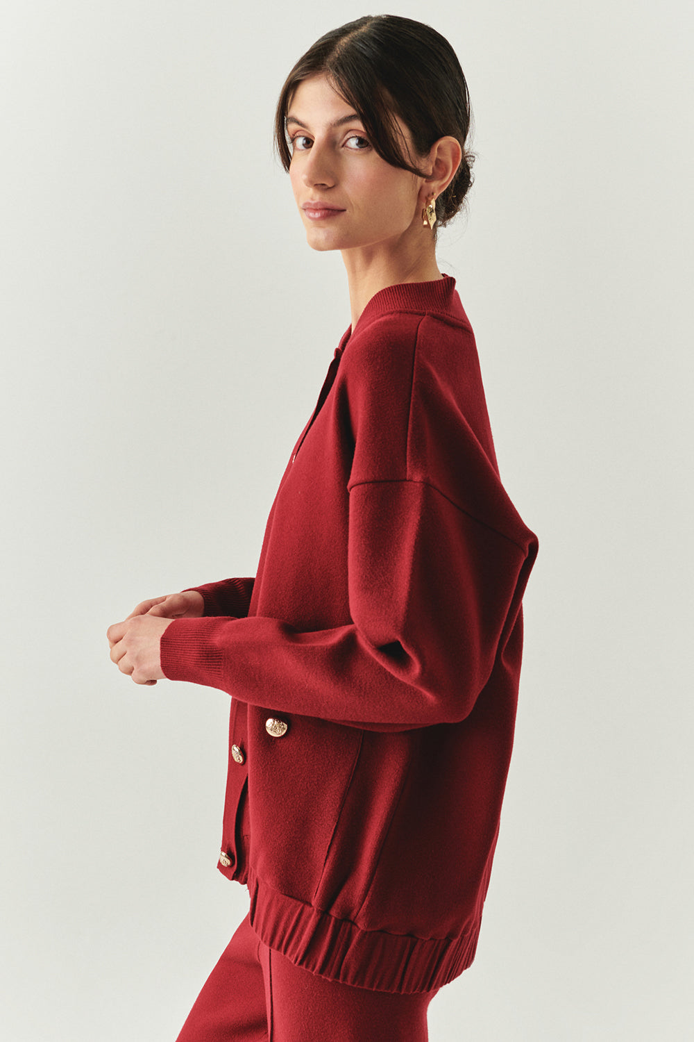 Exquise-Bisiket Yaka Cepli Gold Düğmeli Oversize Vişne Tirko Hırka-2-Milagron.com