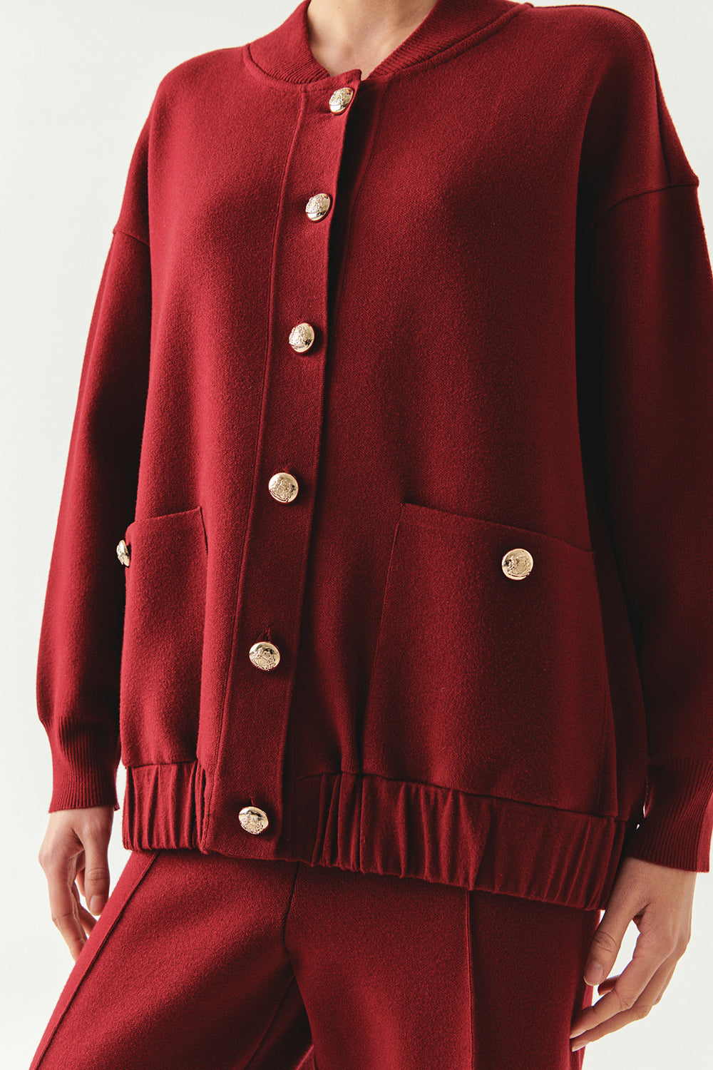 Exquise-Bisiket Yaka Cepli Gold Düğmeli Oversize Vişne Tirko Hırka-5-Milagron.com